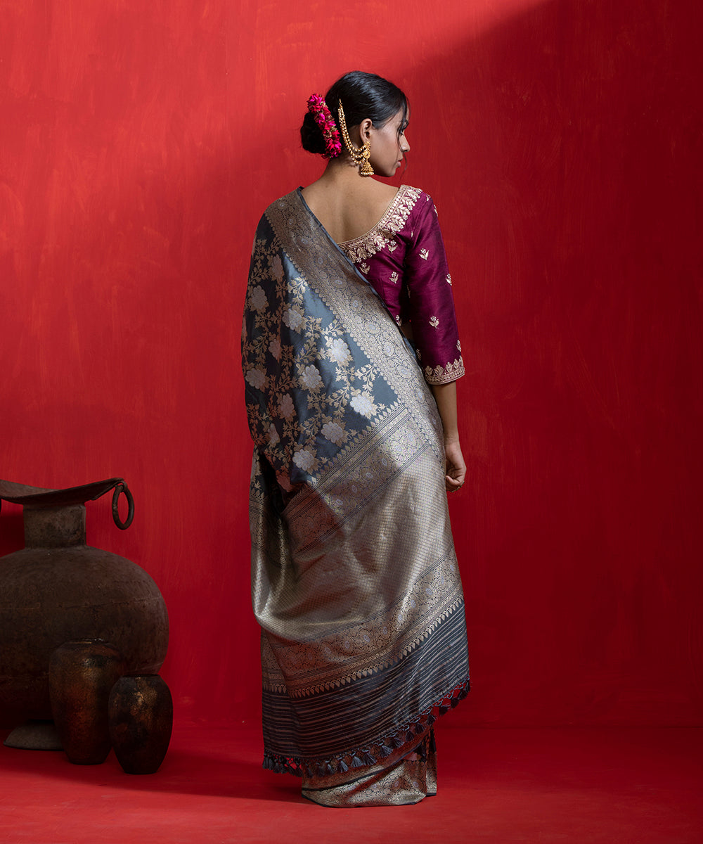 Grey_Handloom_Pure_Katan_Silk_Banarasi_Saree_With_Angoor_Jaal_WeaverStory_03