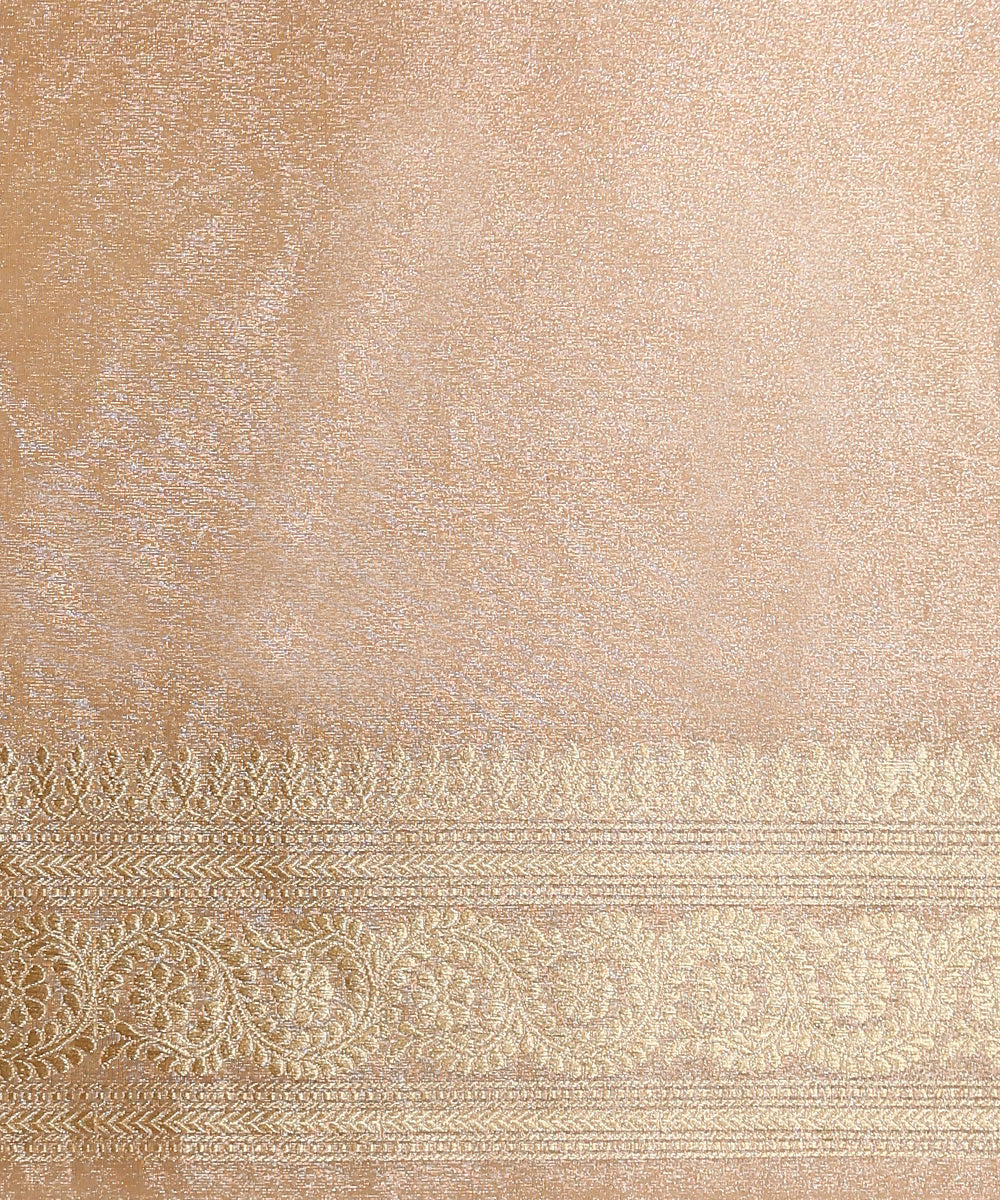 Gold_Handloom_Silk_Tissue_Banarasi_Saree_With_Kadhwa_Booti_WeaverStory_05
