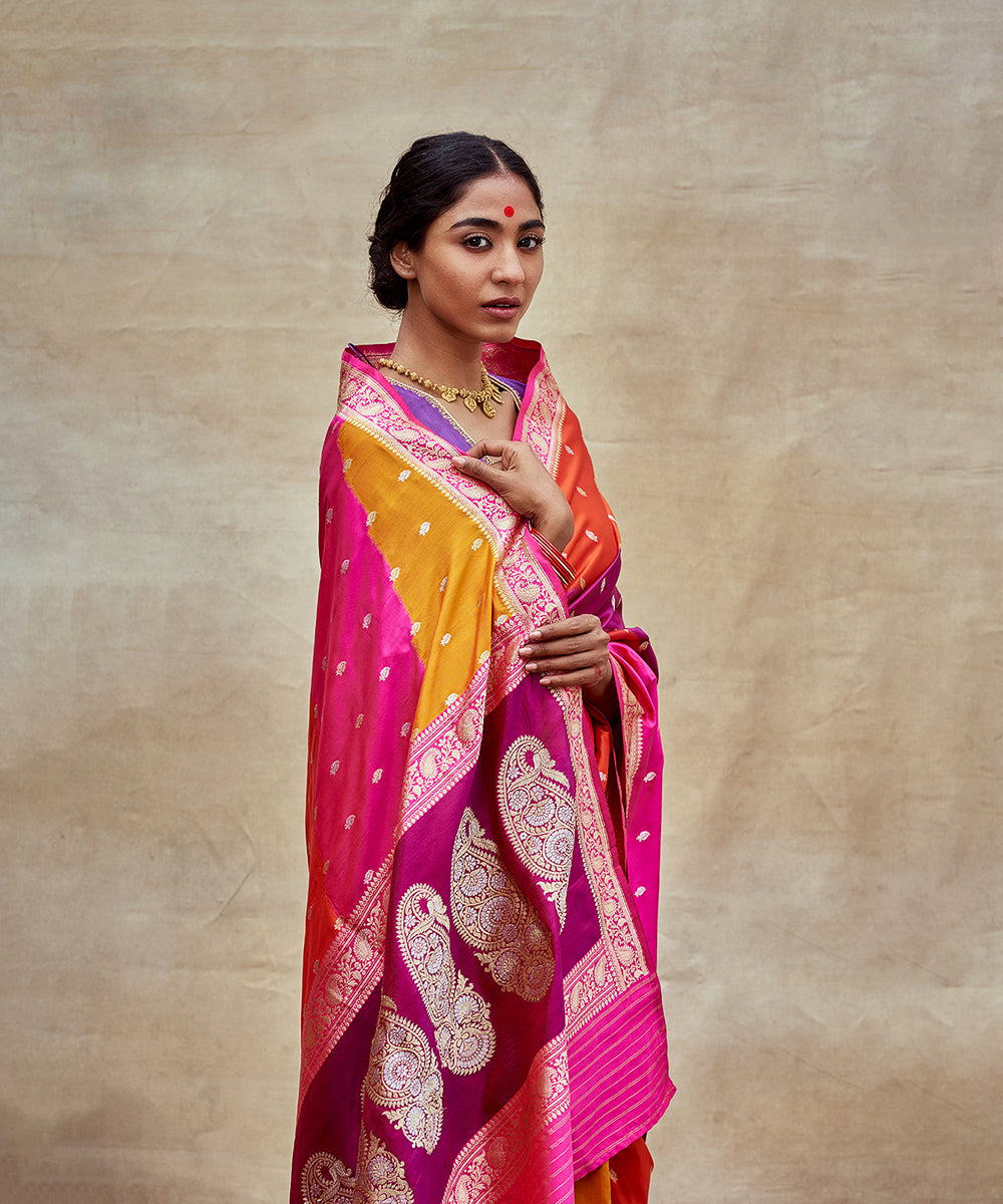 Red_And_Pink_Handloom_Pure_Katan_Silk_Banarasi_Rangkaat_Saree_with_Tiny_Booti_WeaverStory_02