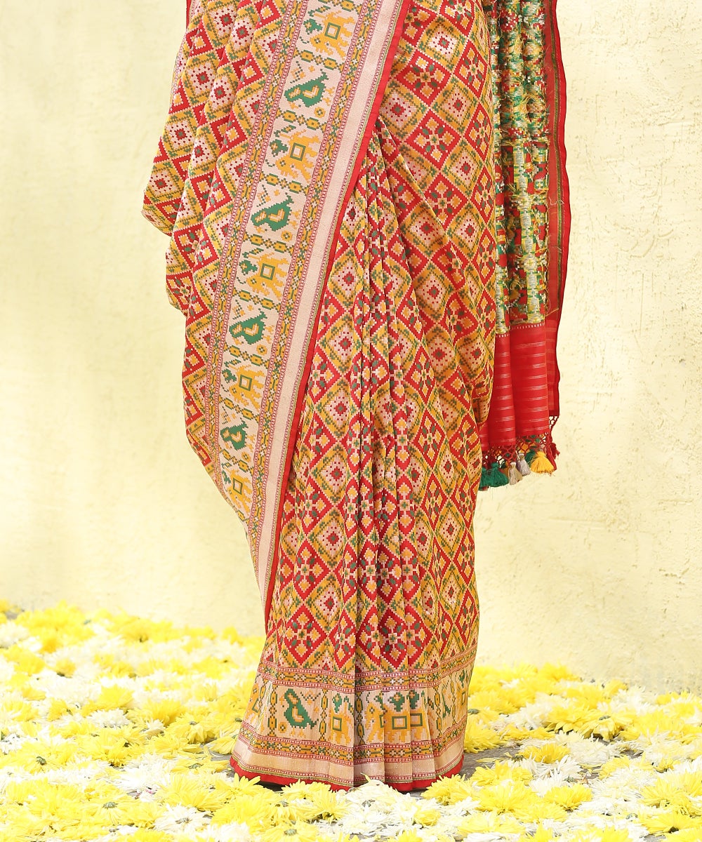 Handloom_Red_Zari_Base_Pure_Katan_Silk_Banarasi_Patola_Saree_with_Meenakari_WeaverStory_04