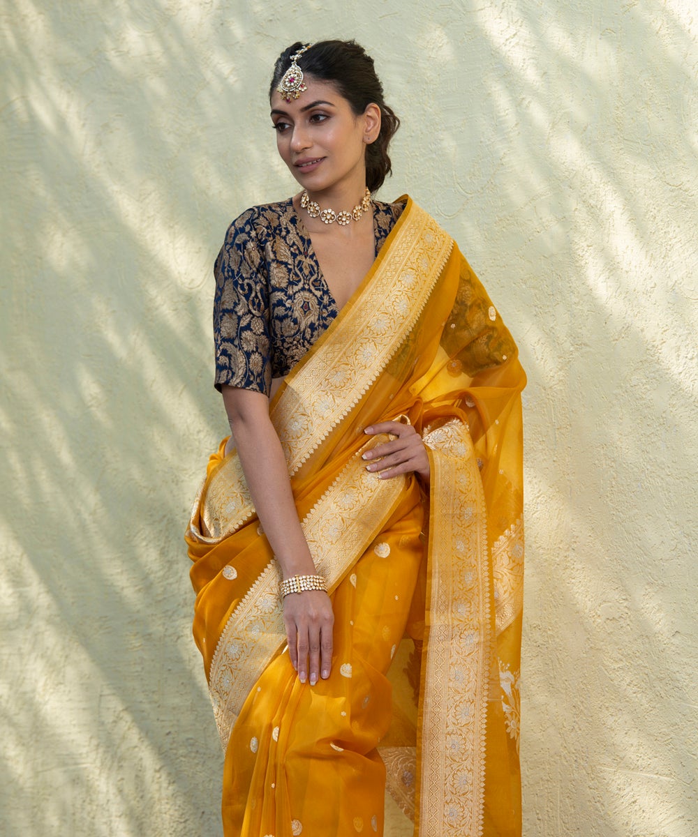 Handloom_Mustard_Kadhwa_Organza_Banarasi_Saree_with_Kadhwa_Zari_Booti_WeaverStory_01