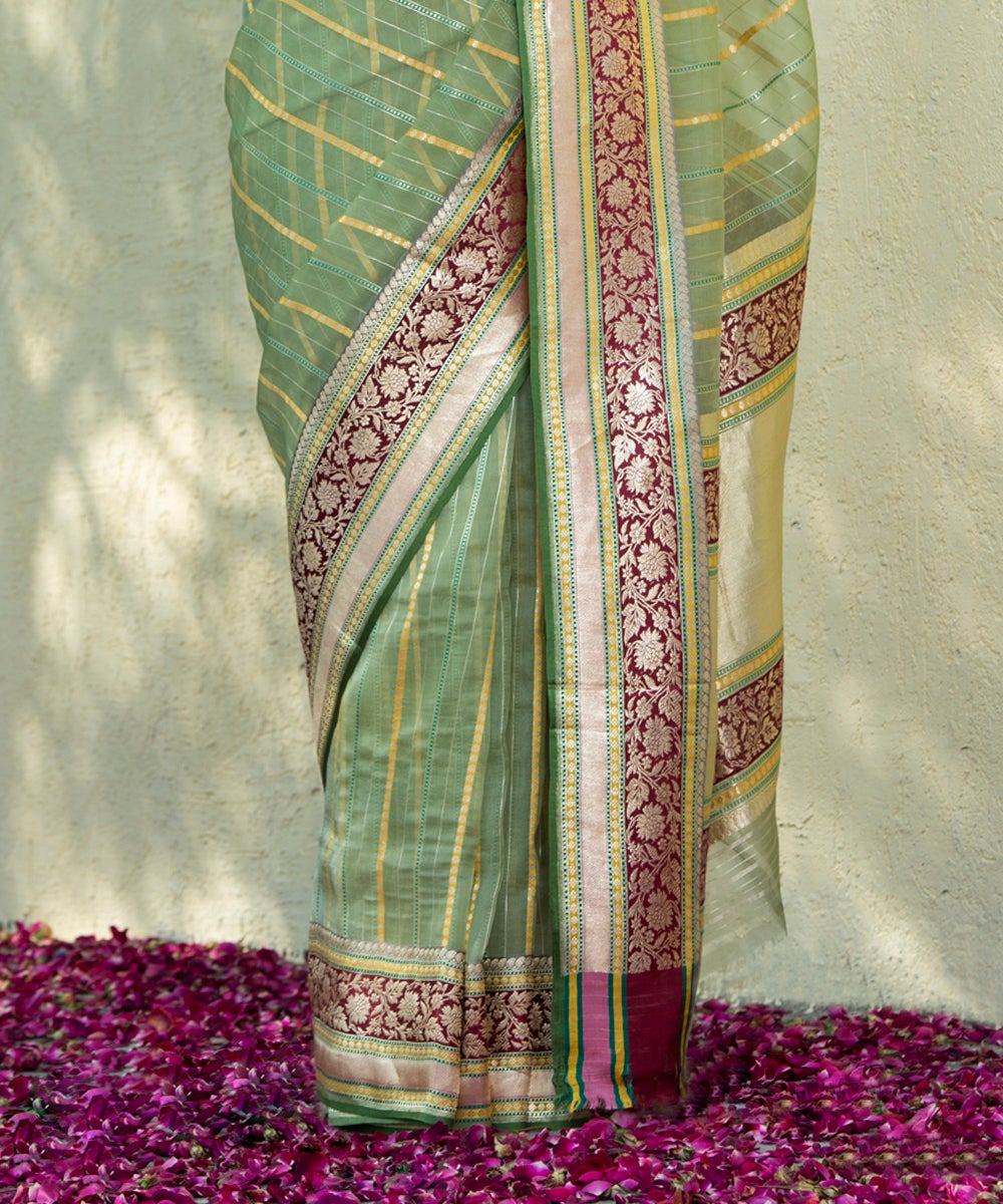 Handloom_Light_Green_Kora_Stripes_Banarasi_Saree_With_Kadhwa_Border_WeaverStory_04