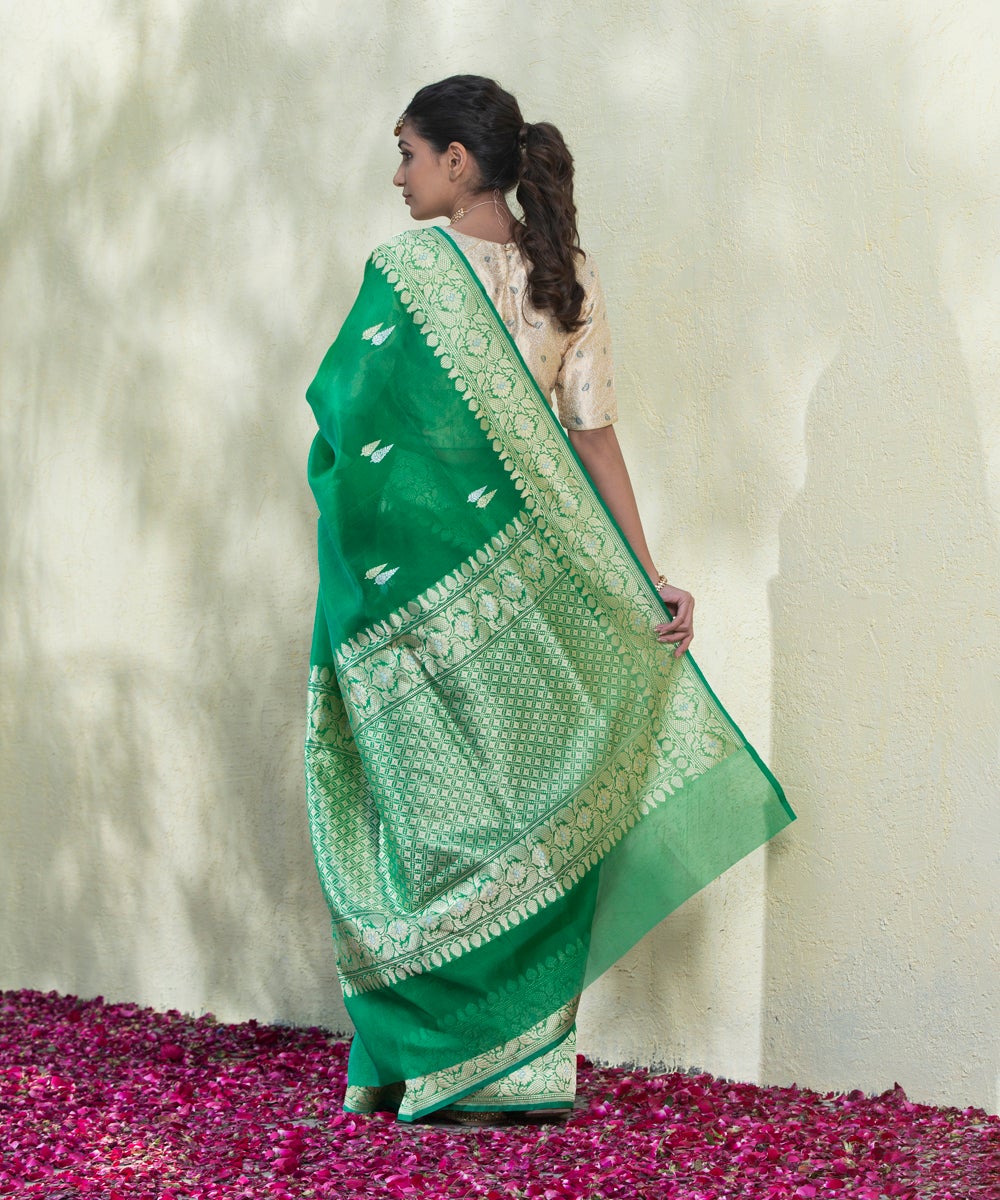 Green_Handloom_Kora_Silk_Banarasi_Saree_With_Kadhwa_Booti_WeaverStory_03