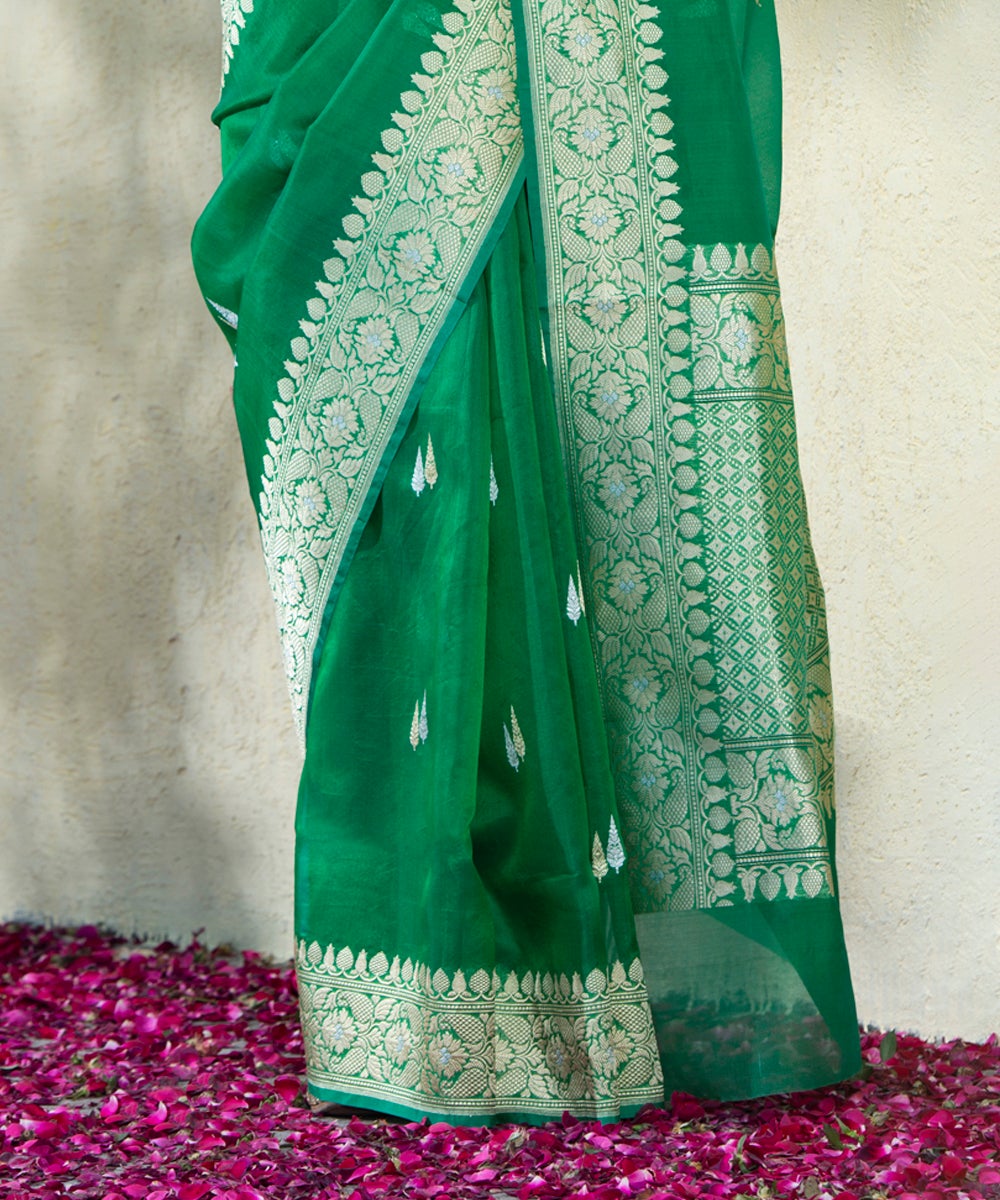 Green_Handloom_Kora_Silk_Banarasi_Saree_With_Kadhwa_Booti_WeaverStory_04