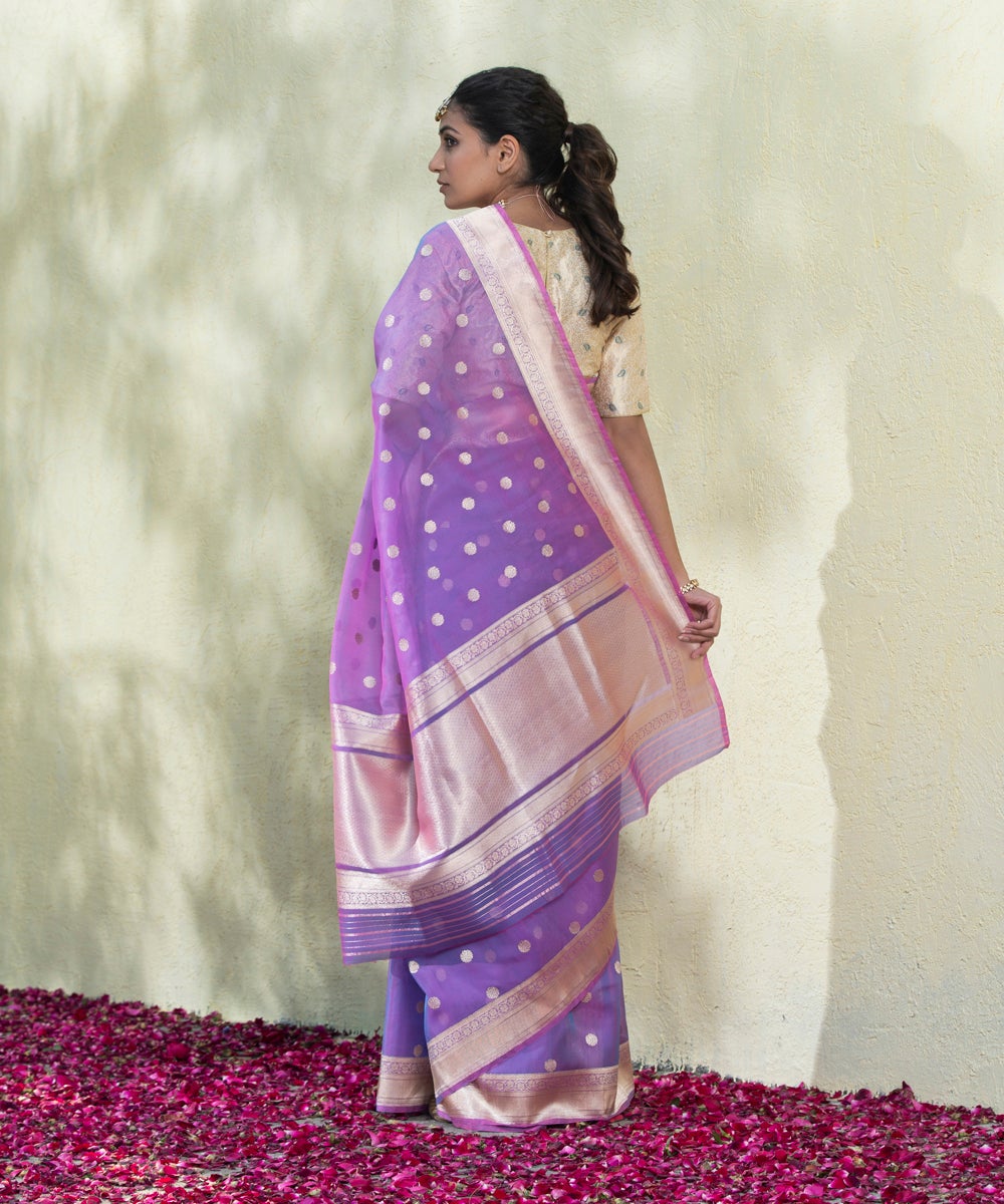 Handloom_Purple_and_Pink_Dual_Tone_Kora_Silk_Banarasi_Saree_with_Ginni_Booti_WeaverStory_03