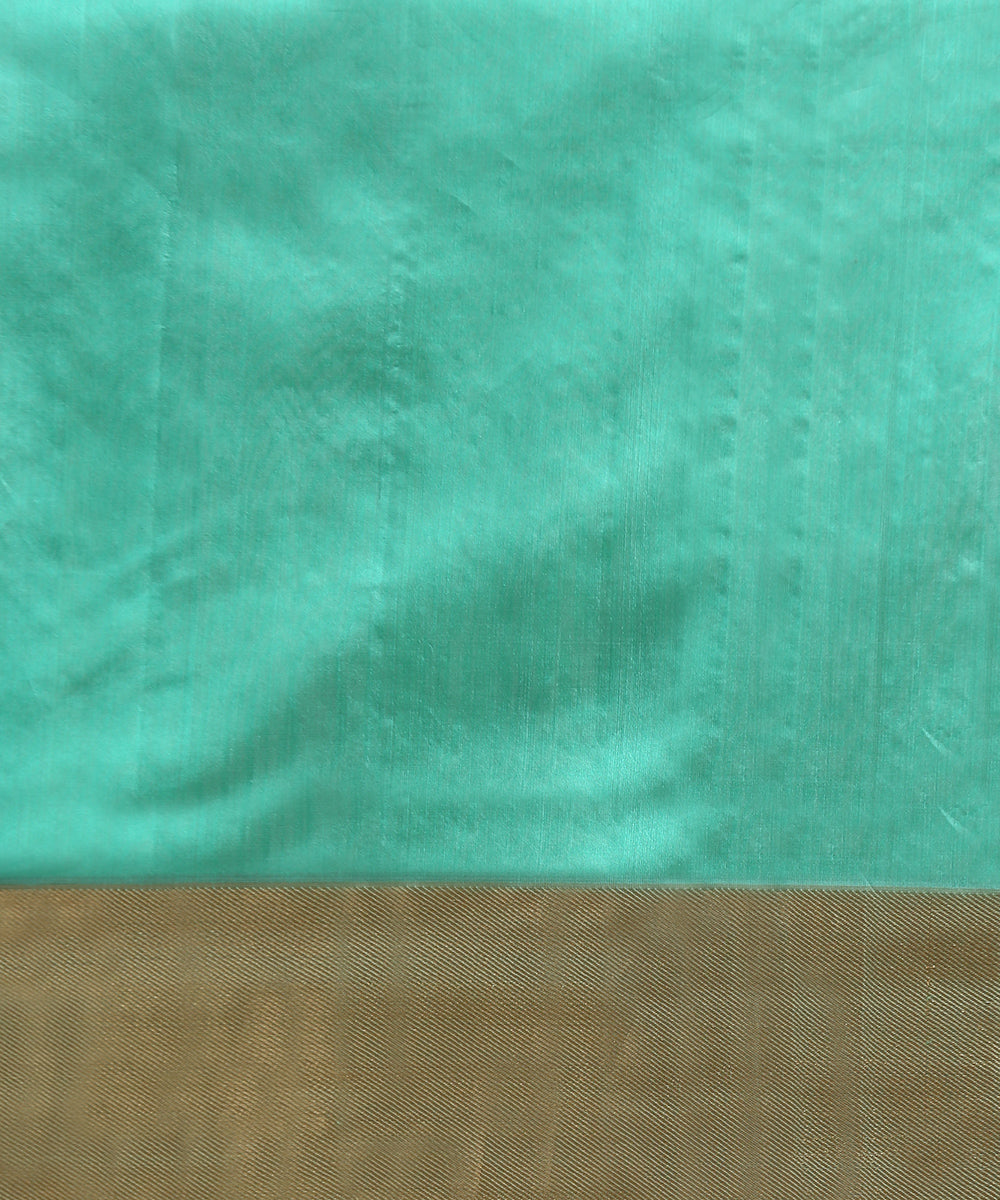 Green_Handloom_Broad_Zari_Border_Silk_Chanderi_Saree_With_Floral_Booti_WeaverStory_05