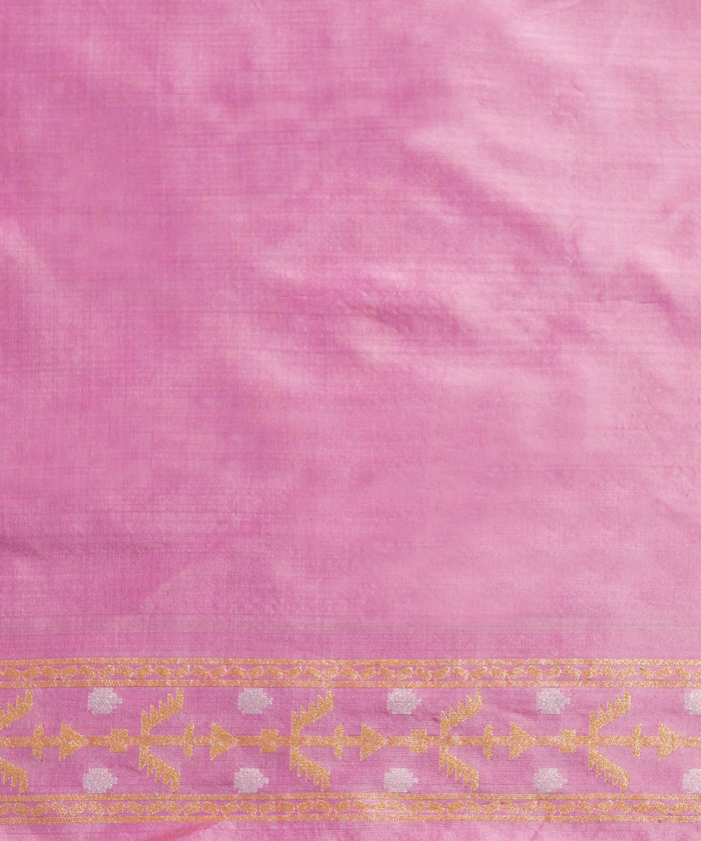 Handloom_Light_Pink_Pure_Katan_Silk_Banarasi_Saree_with_Star_Booti_Jaal_WeaverStory_05