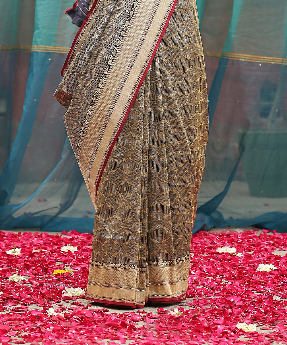 Handloom_Navy_Blue_Pure_Katan_Silk_Kimkhab_Banarasi_Saree_with_Zari_WeaverStory_04