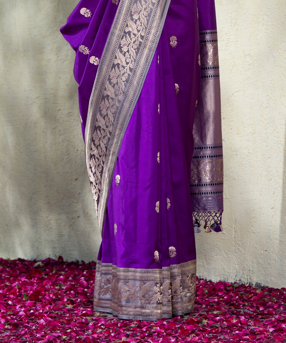 Handloom_Purple_Banarasi_Saree_With_Grey_Satin_Border_WeaverStory_04