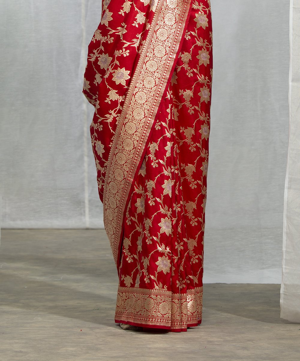Handloom_Red_Katan_Silk_Banarasi_Jangla_Saree_With_Meenakari_WeaverStory_04