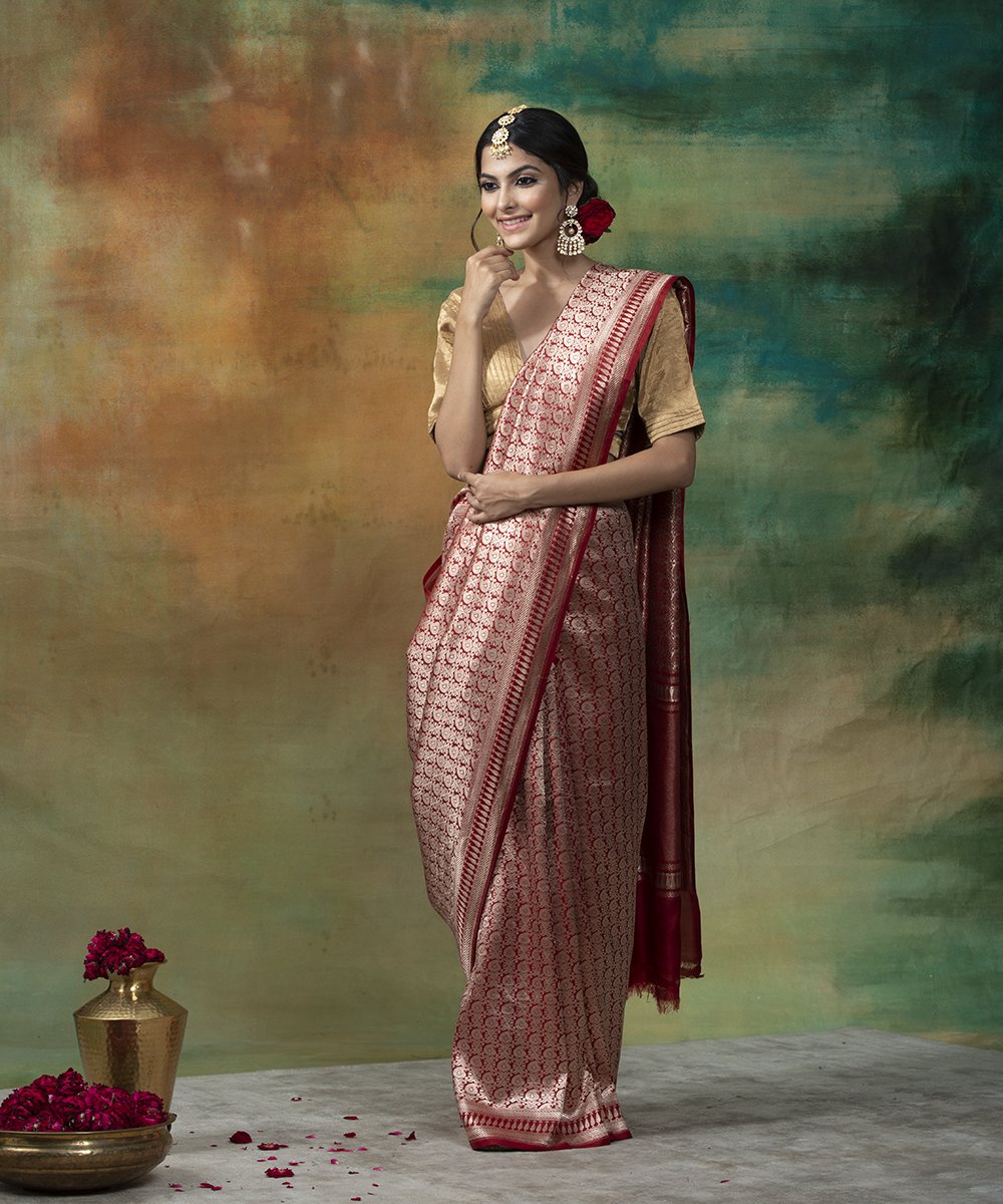 Red_Handloom_Paisley_Kimkhab_Pure_Katan_Silk_Banarasi_Saree_WeaverStory_02