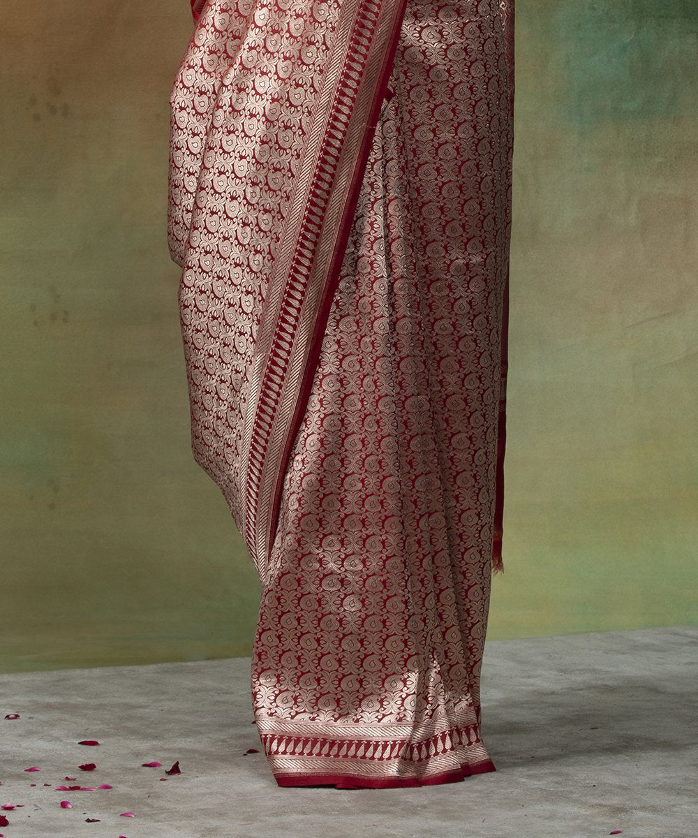 Red_Handloom_Paisley_Kimkhab_Pure_Katan_Silk_Banarasi_Saree_WeaverStory_04