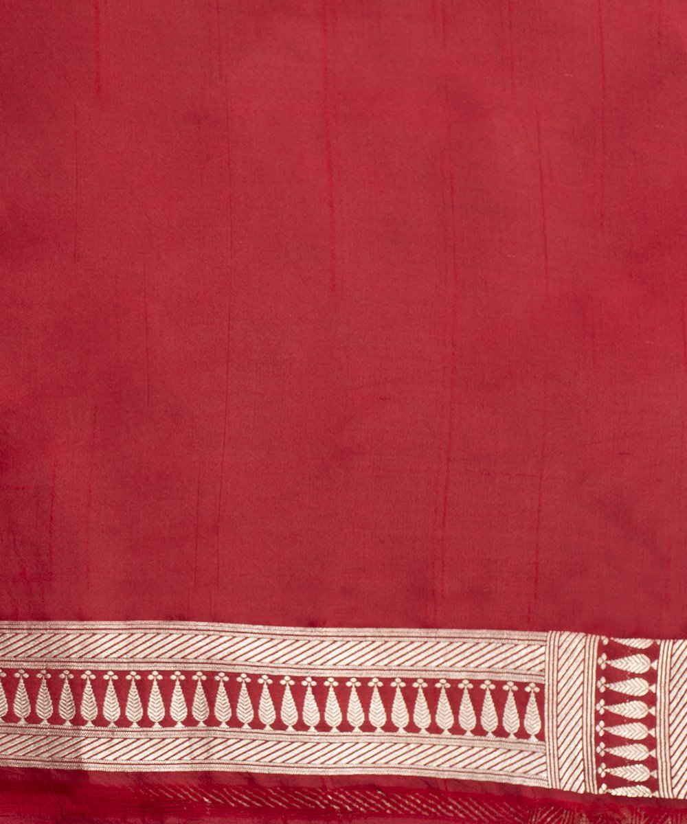Red_Handloom_Paisley_Kimkhab_Pure_Katan_Silk_Banarasi_Saree_WeaverStory_05