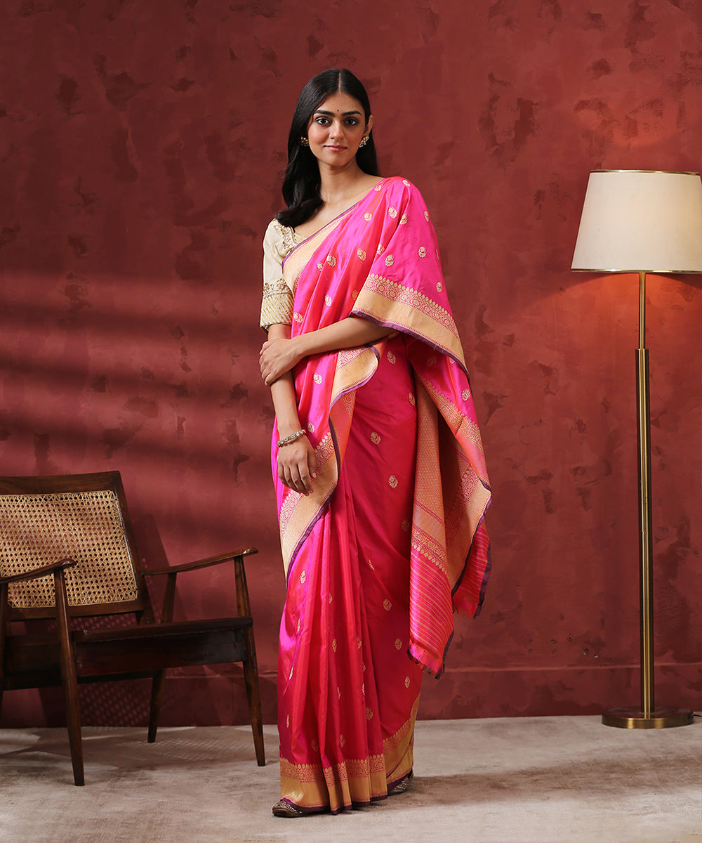 Pink_Handloom_Floral_Kadhwa_Booti_Pure_Katan_Silk_Banarasi_Saree_WeaverStory_02