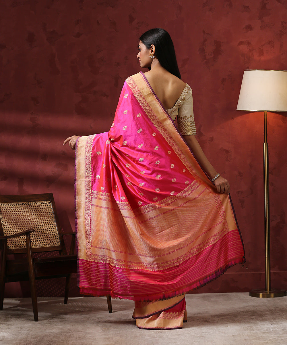 Pink_Handloom_Floral_Kadhwa_Booti_Pure_Katan_Silk_Banarasi_Saree_WeaverStory_03