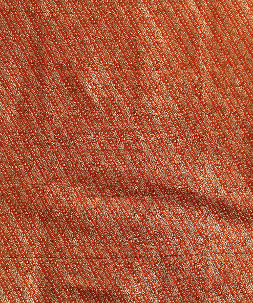 Handloom_Orange_Pure_Katan_Silk_Kadhwa_Booti_Banarasi_Saree_With_Beige_Selvedge_WeaverStory_05