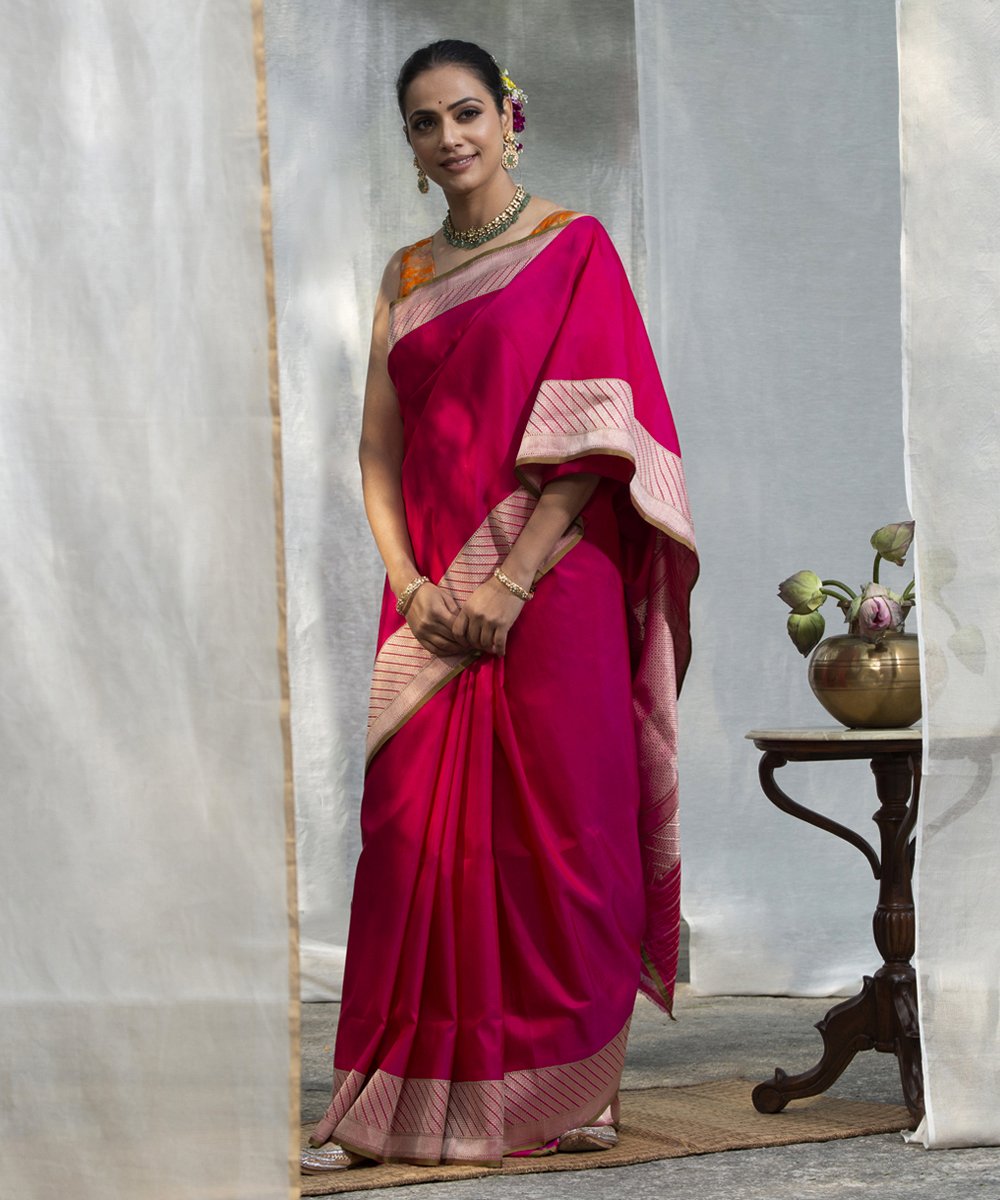 Berry_Pink_Handloom_Plain_Banarasi_Saree_With_Aada_Border_WeaverStory_02