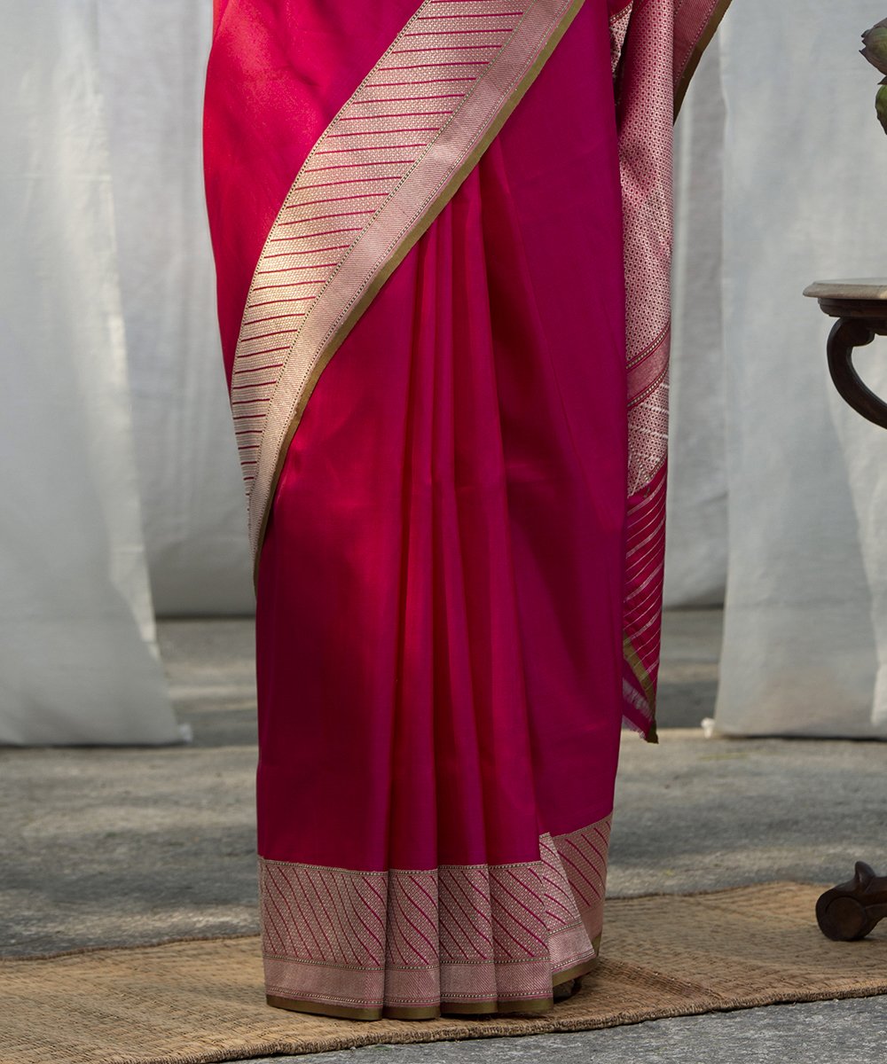 Berry_Pink_Handloom_Plain_Banarasi_Saree_With_Aada_Border_WeaverStory_04