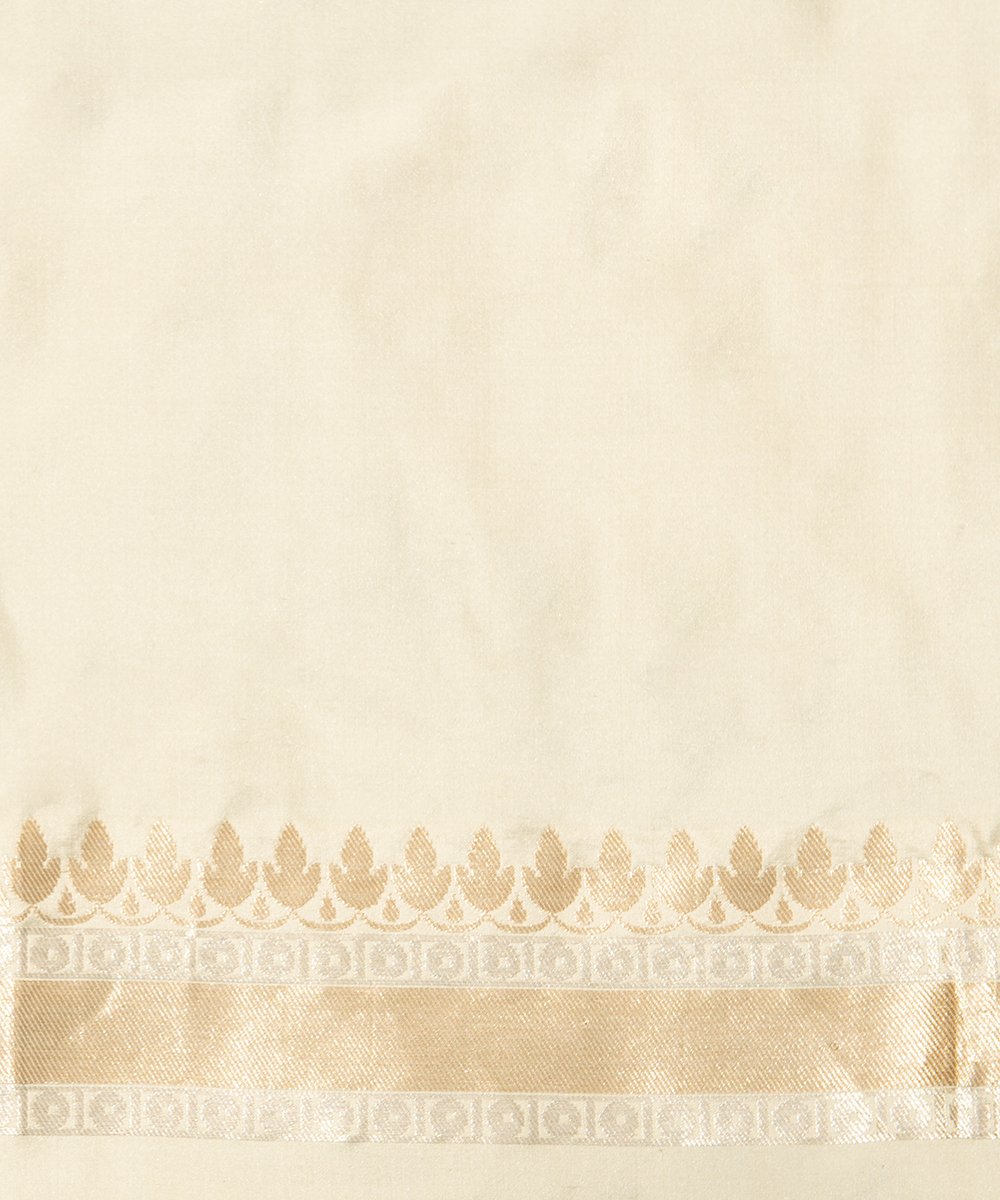 Light_Green_Handloom_Banarasi_Sona_Rupa_Kadhwa_Jangla_Saree_WeaverStory_05