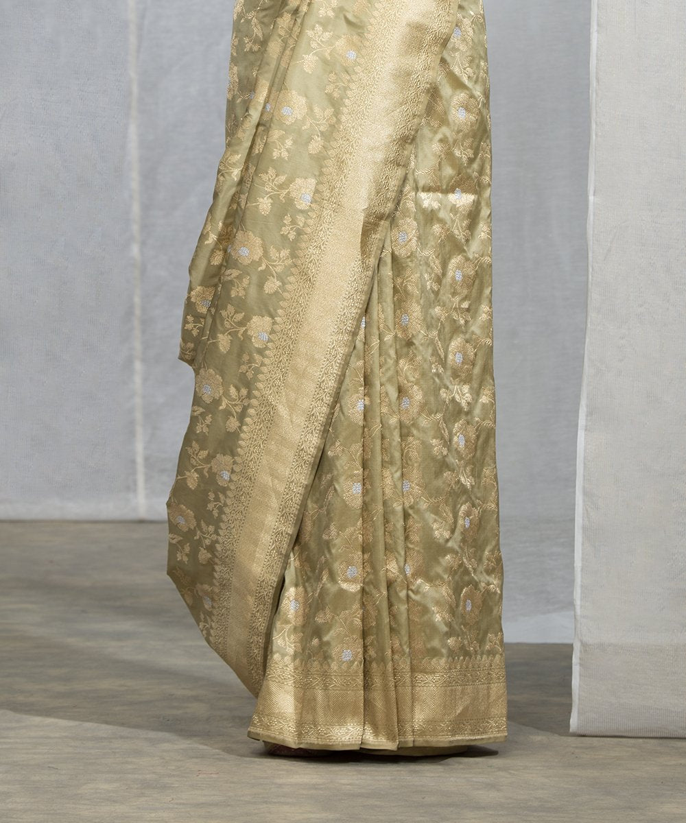 Beige_Gold_Handloom_Banarasi_Sona_Rupa_Kadhwa_Jangla_Saree_WeaverStory_04
