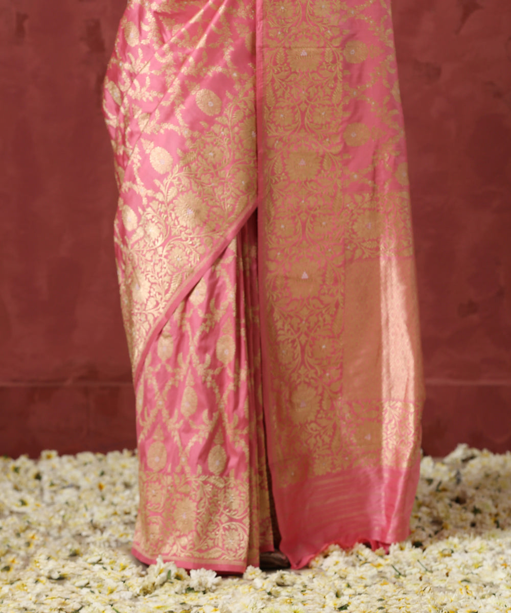 Light_Pink_Handloom_Pure_Katan_Silk_Banarasi_Saree_with_Sona_Rupa_Jaal_WeaverStory_04