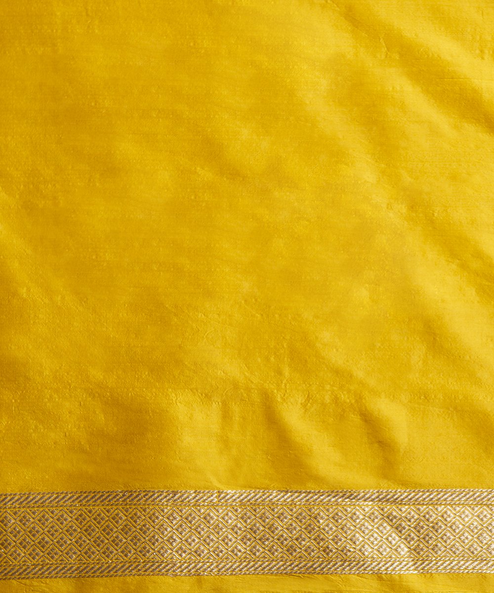 Handloom_Yellow_Kadhwa_Banarasi_Meenakari_Shikargah_Saree_WeaverStory_05