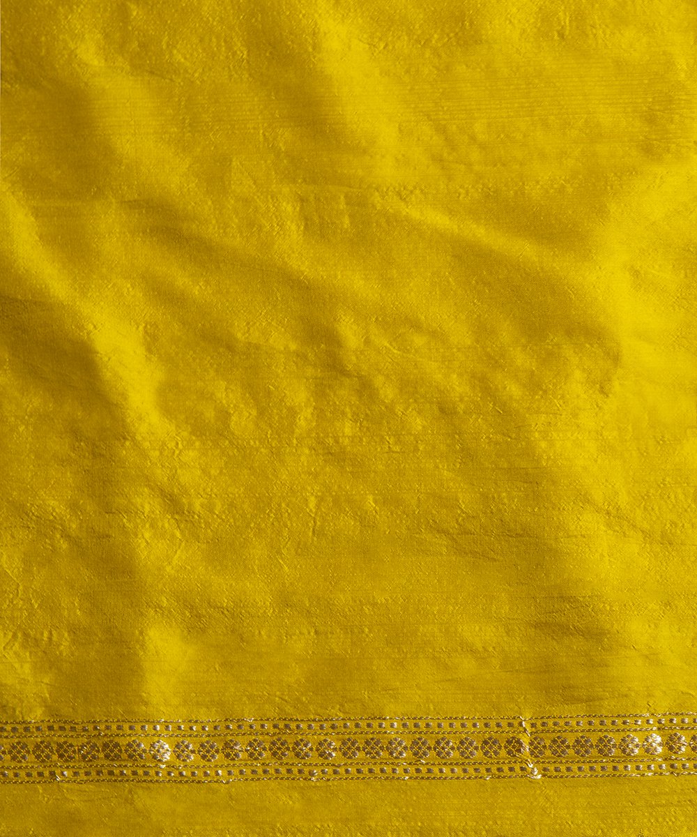 Mustard_Handloom_Banarasi_Katan_Silk_Meenakari_Jangla_Saree_with_Gulmohar_Flowers_WeaverStory_05