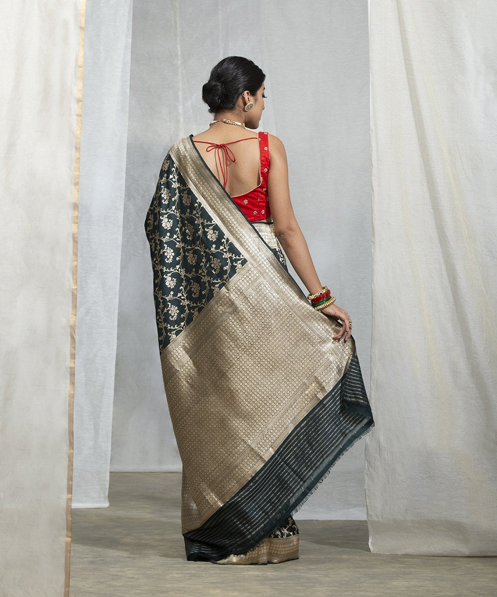 Handloom_Bottle_Green_Banarasi_Pure_Katan_Silk_Saree_with_Floral_and_Leaf_Jaal_WeaverStory_03