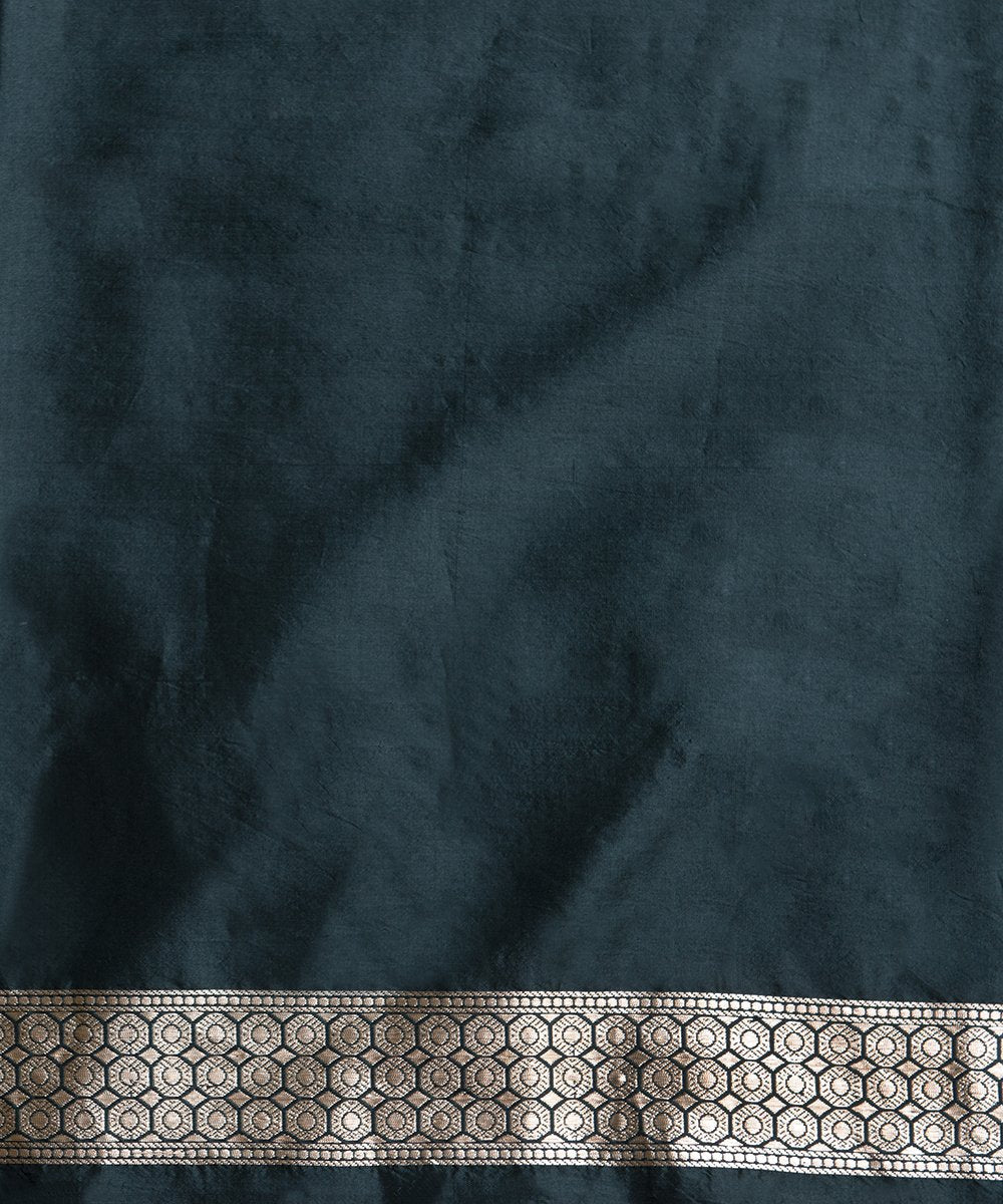Handloom_Bottle_Green_Banarasi_Pure_Katan_Silk_Saree_with_Floral_and_Leaf_Jaal_WeaverStory_05