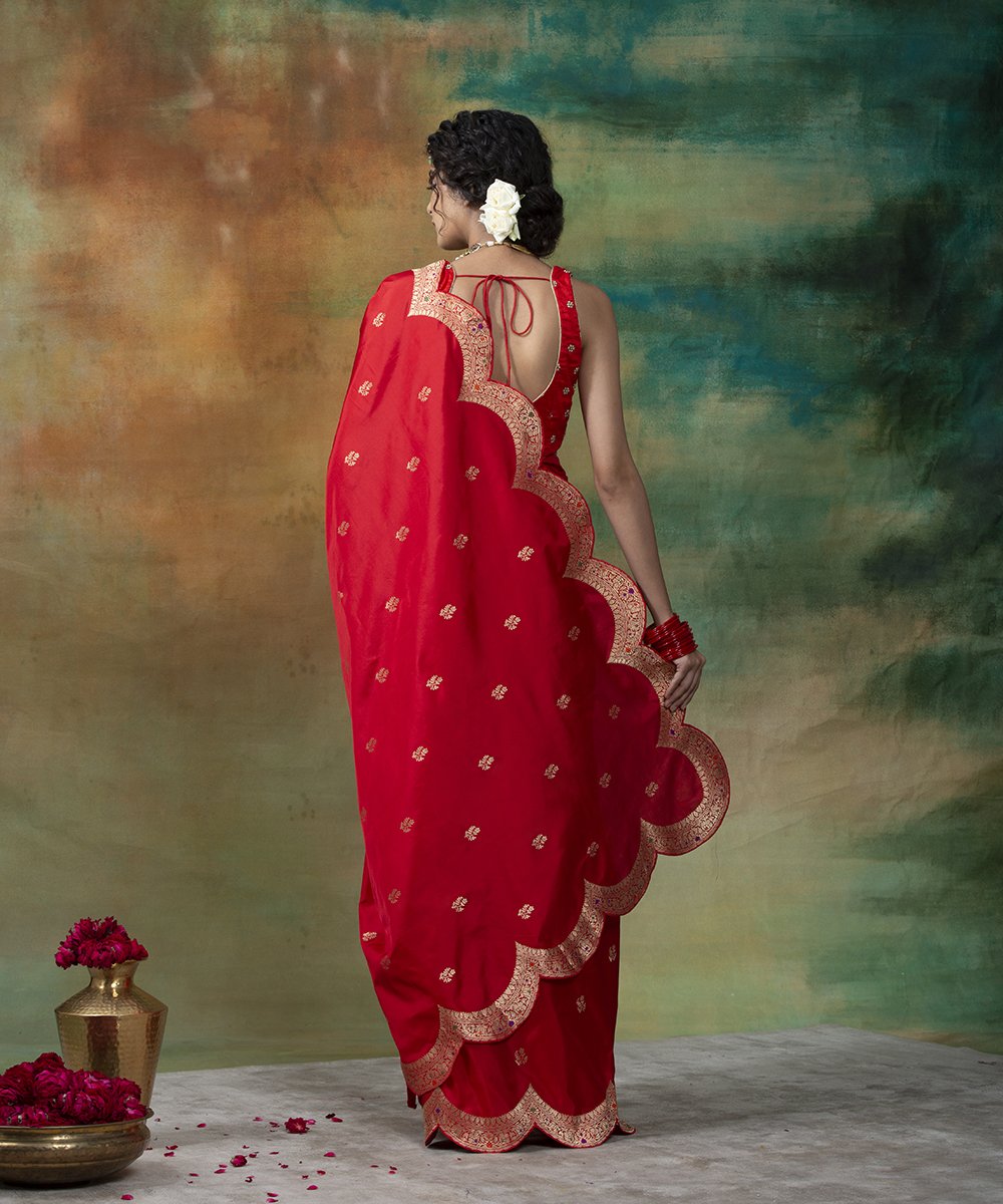 Handloom_Red_Scallop_Border_Banarasi_Saree_With_Meenakari_Border_WeaverStory_03