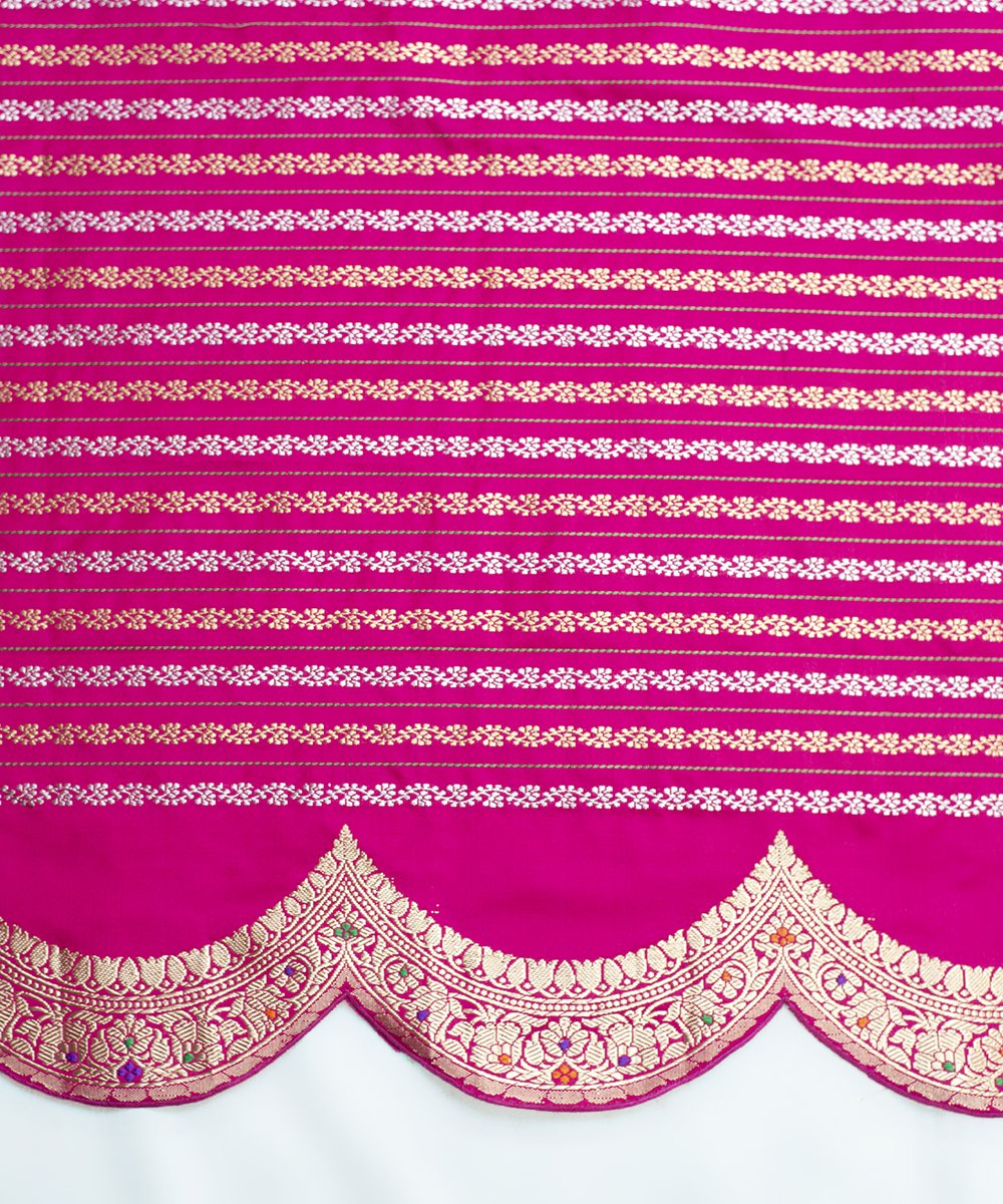 Grey_Handloom_Katan_Silk_Scallop_Border_Banarasi_Saree_With_Meenakari_WeaverStory_05