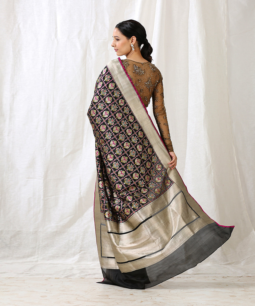 Black_Handloom_Pure_Katan_Silk_Banarasi_Patola_Saree_with_Meenakari_WeaverStory_03