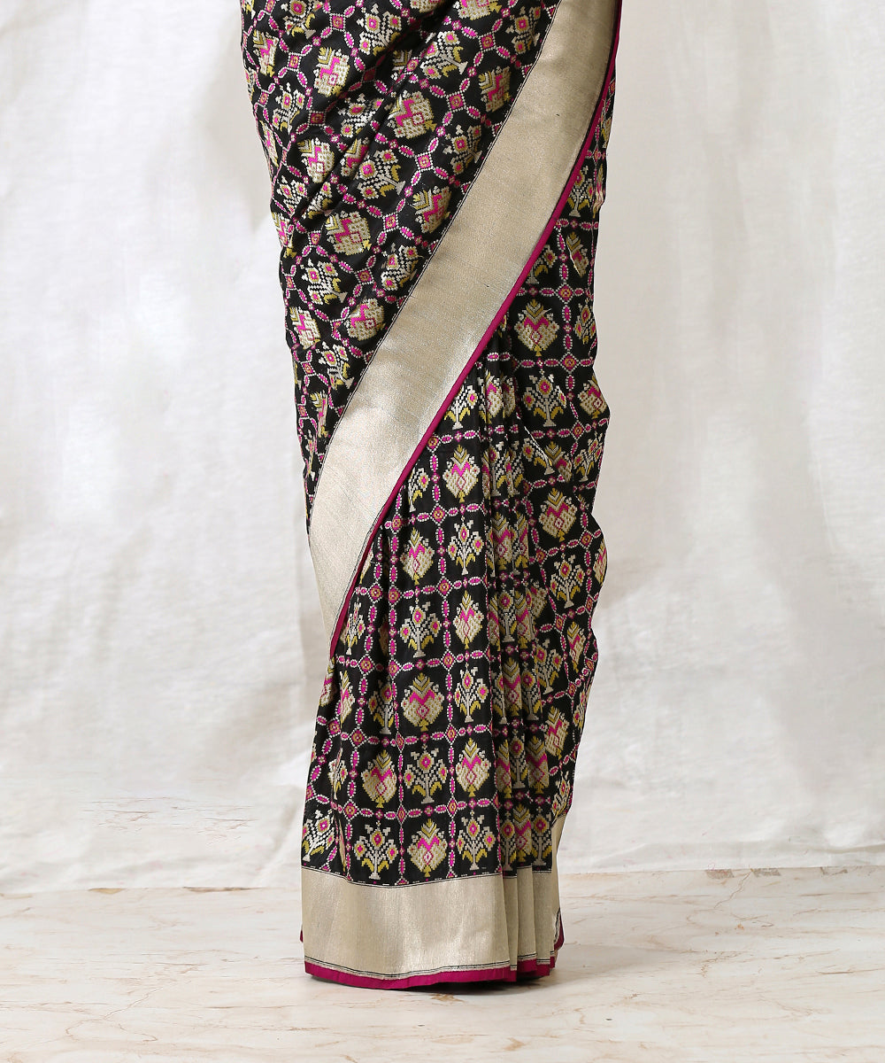 Black_Handloom_Pure_Katan_Silk_Banarasi_Patola_Saree_with_Meenakari_WeaverStory_04