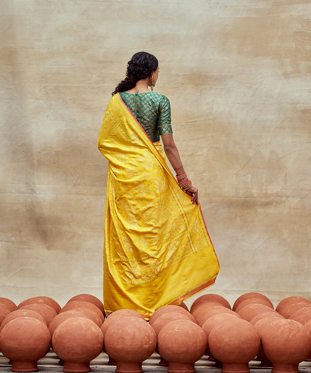 Yellow_Handloom_Real_Zari_Pure_Katan_Silk_Pitambari_Banarasi_Saree_WeaverStory_05