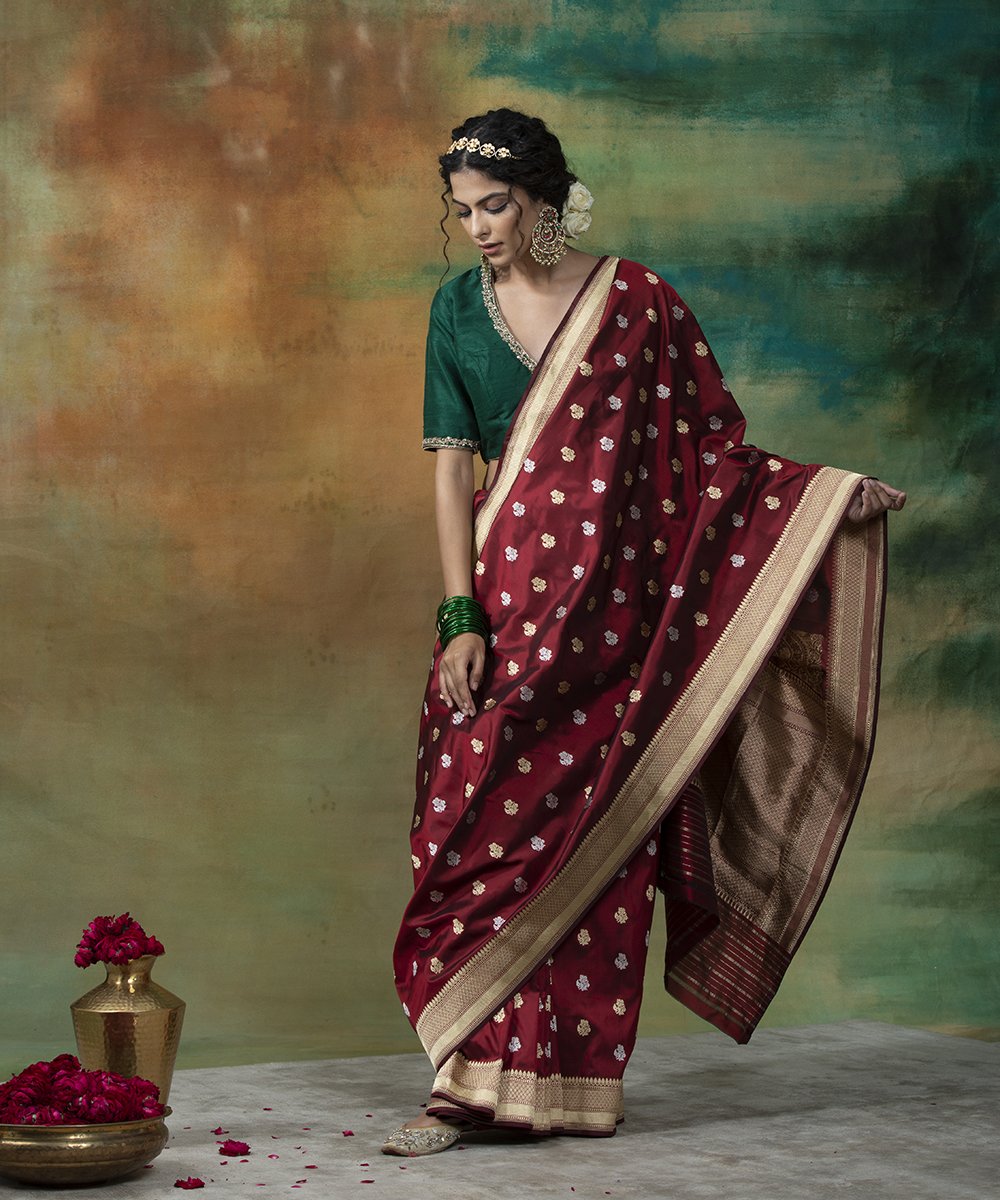 Handloom_Maroon_And_Black_Mughlai_Booti_Banarasi_Saree_With_Konia_Design_WeaverStory_02