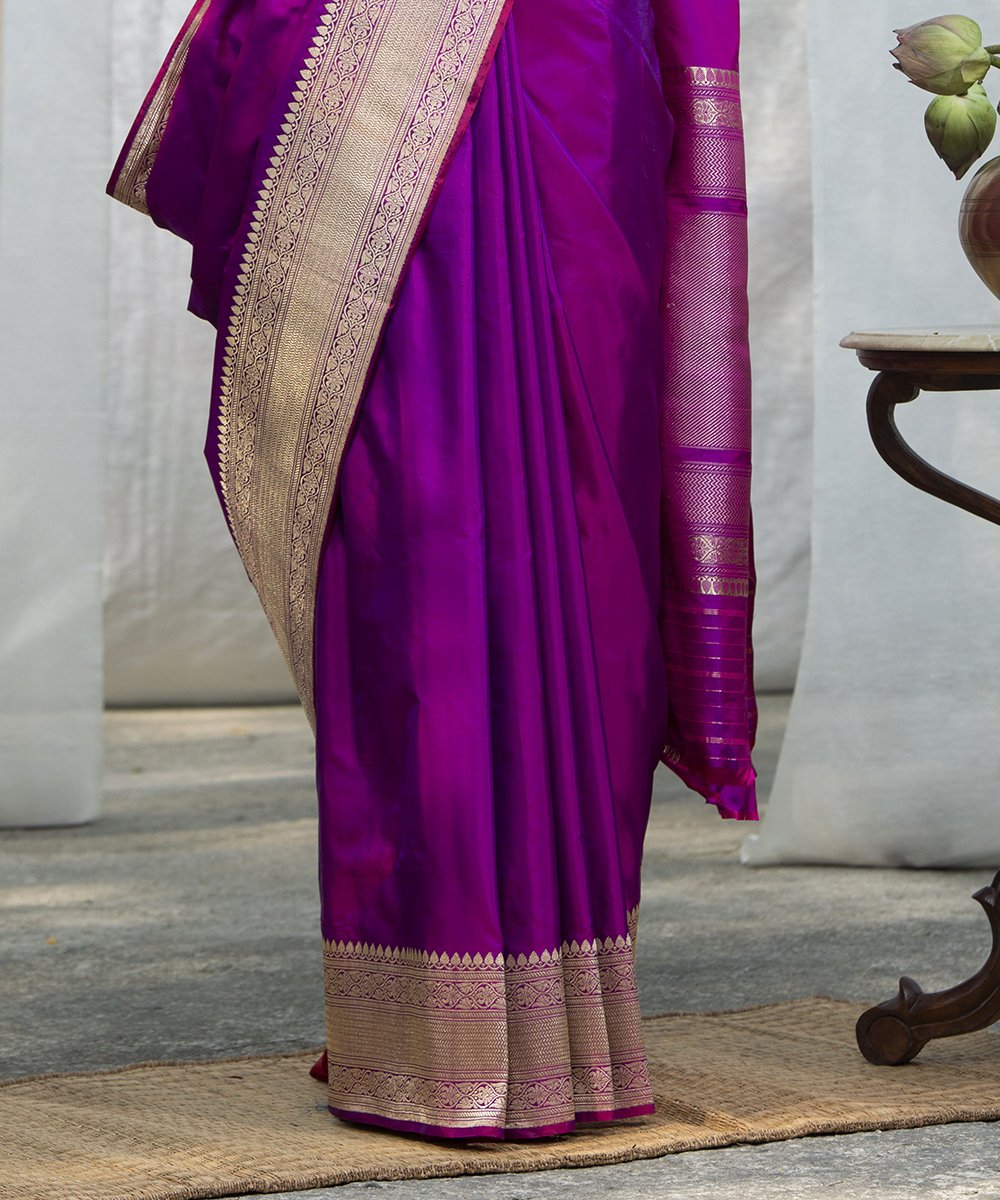 Handloom_Purple_Katan_Silk_Banarasi_Saree_With_Kadhwa_Border_And_Red_Brocade_Blouse_WeaverStory_04
