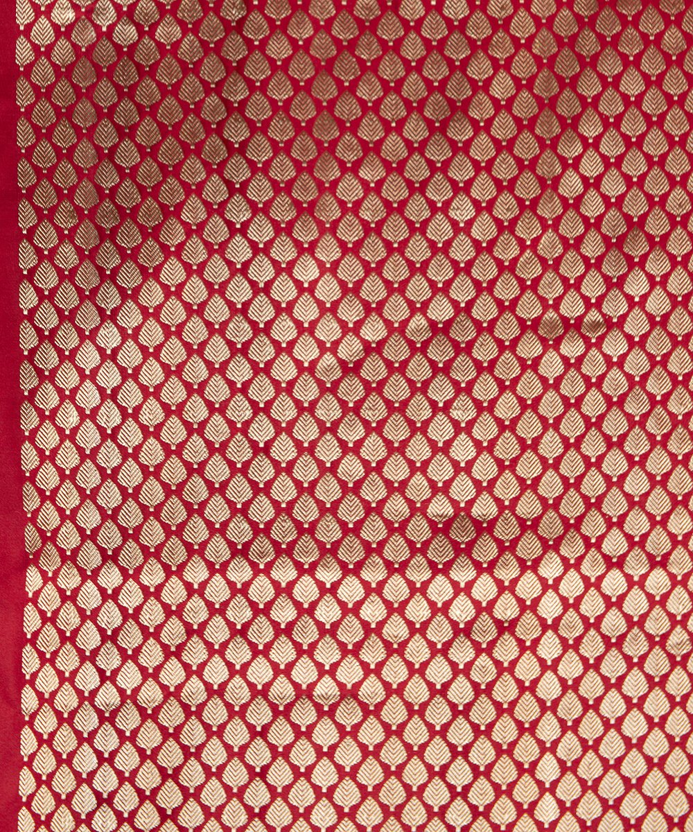 Wine_Handloom_Katan_Silk_Saree_With_Kadhwa_Border_And_Red_Brocade_Blouse_WeaverStory_05