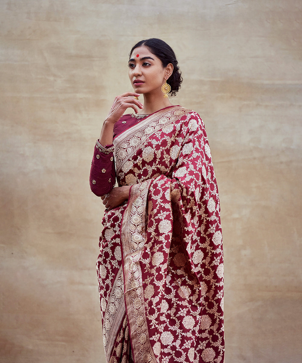 Handloom_Maroon_Pure_Katan_Silk_Banarasi_Saree_with_Sona_Rupa_Jaal_WeaverStory_02