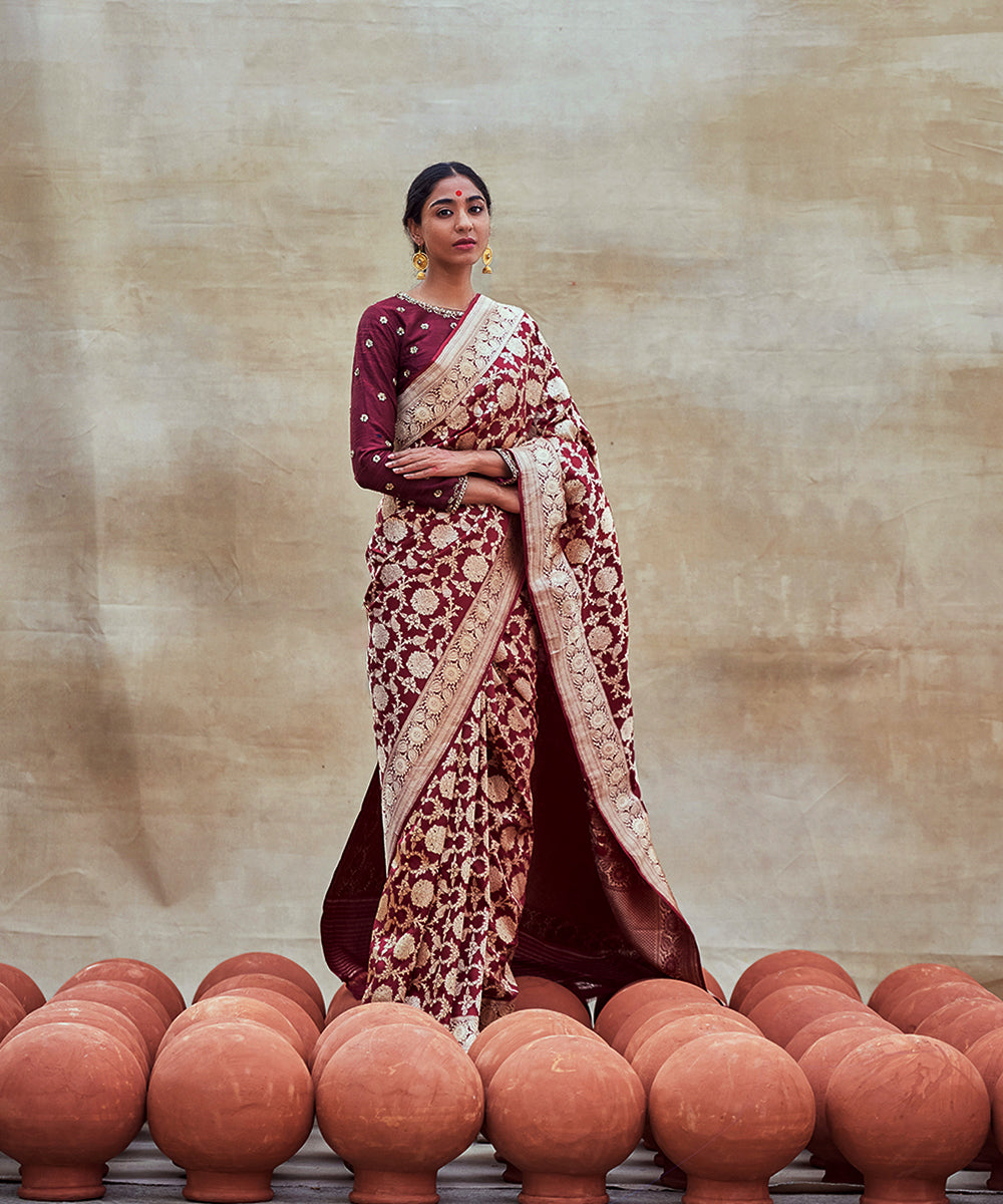 Handloom_Maroon_Pure_Katan_Silk_Banarasi_Saree_with_Sona_Rupa_Jaal_WeaverStory_03