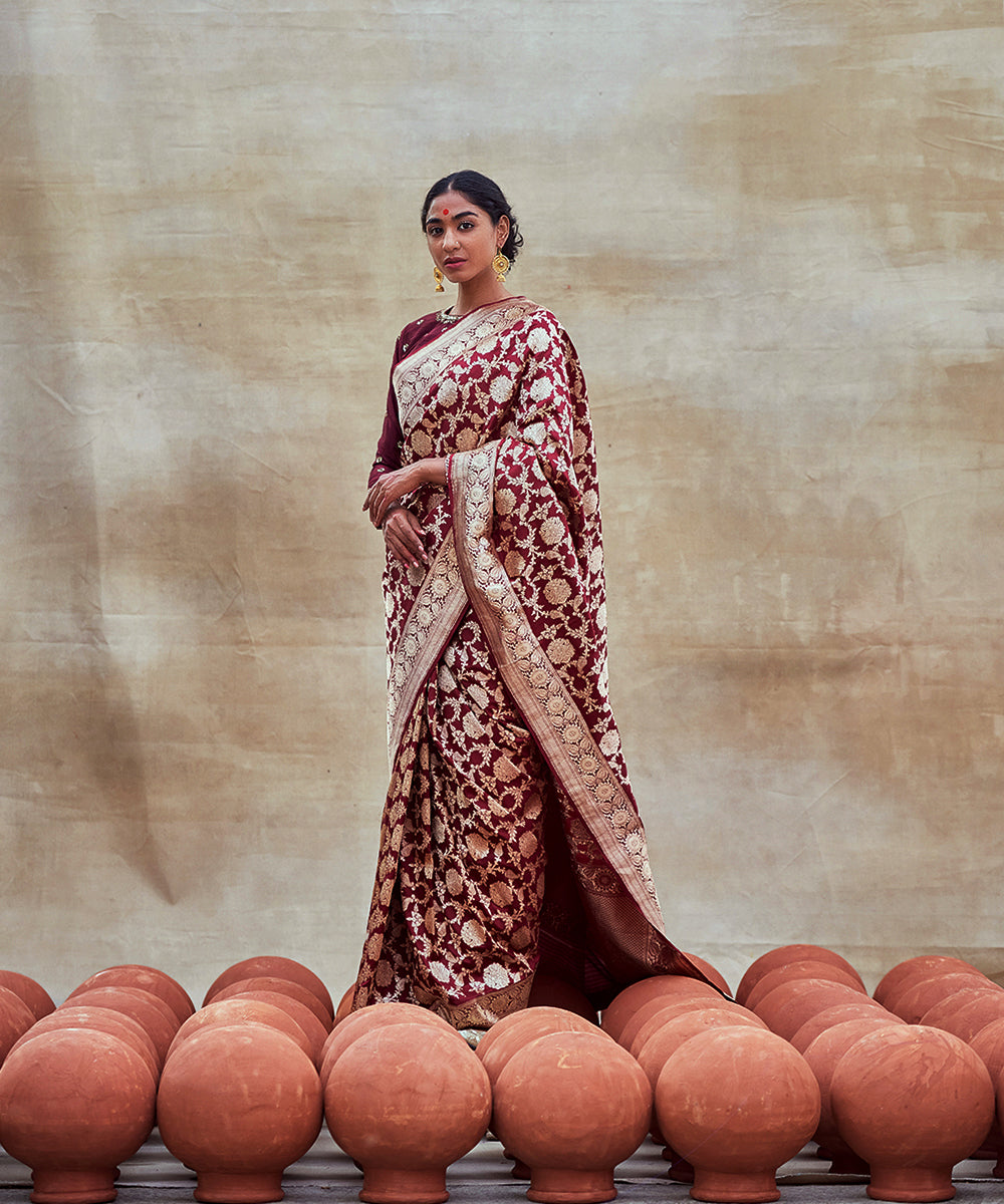 Handloom_Maroon_Pure_Katan_Silk_Banarasi_Saree_with_Sona_Rupa_Jaal_WeaverStory_04