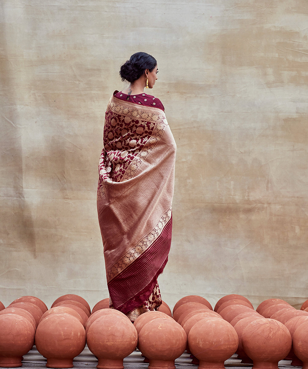 Handloom_Maroon_Pure_Katan_Silk_Banarasi_Saree_with_Sona_Rupa_Jaal_WeaverStory_05
