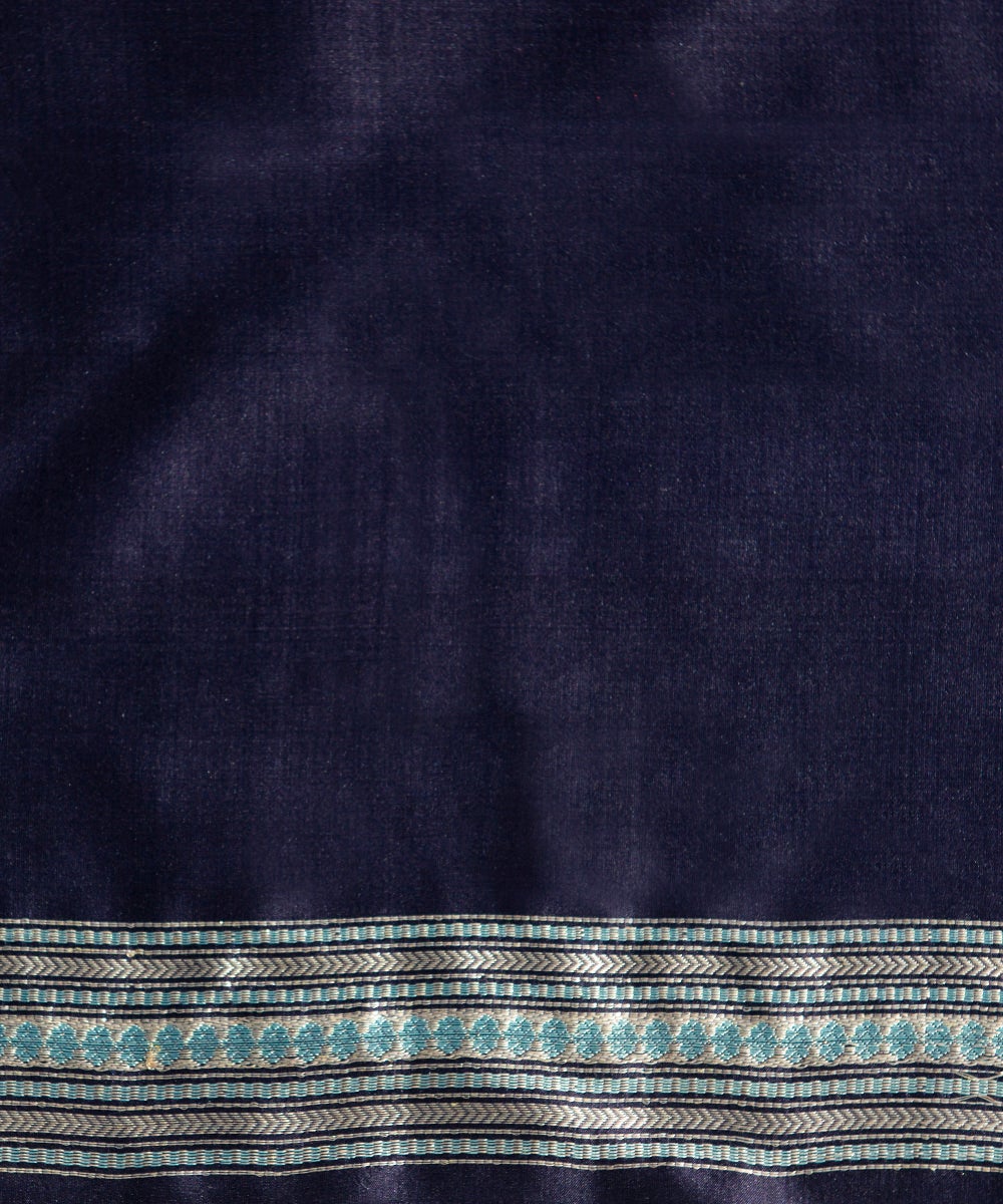 Handloom_Phalsa_Pink_Kora_Silk_Banarasi_Saree_With_Navy_Blue_Kadhwa_Floral_Border_WeaverStory_04