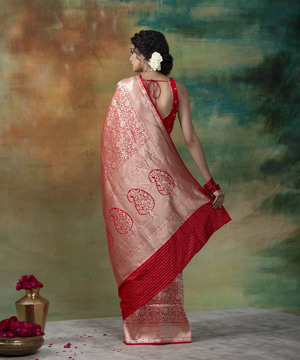Red_Handloom_Pure_Katan_Silk_Kimkhab_Shikargah_Banarasi_Saree_WeaverStory_03