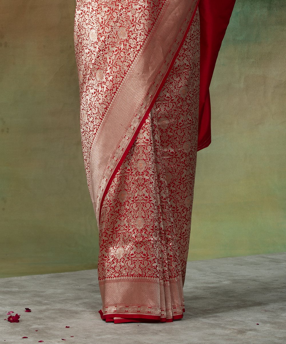 Red_Handloom_Pure_Katan_Silk_Kimkhab_Shikargah_Banarasi_Saree_WeaverStory_04