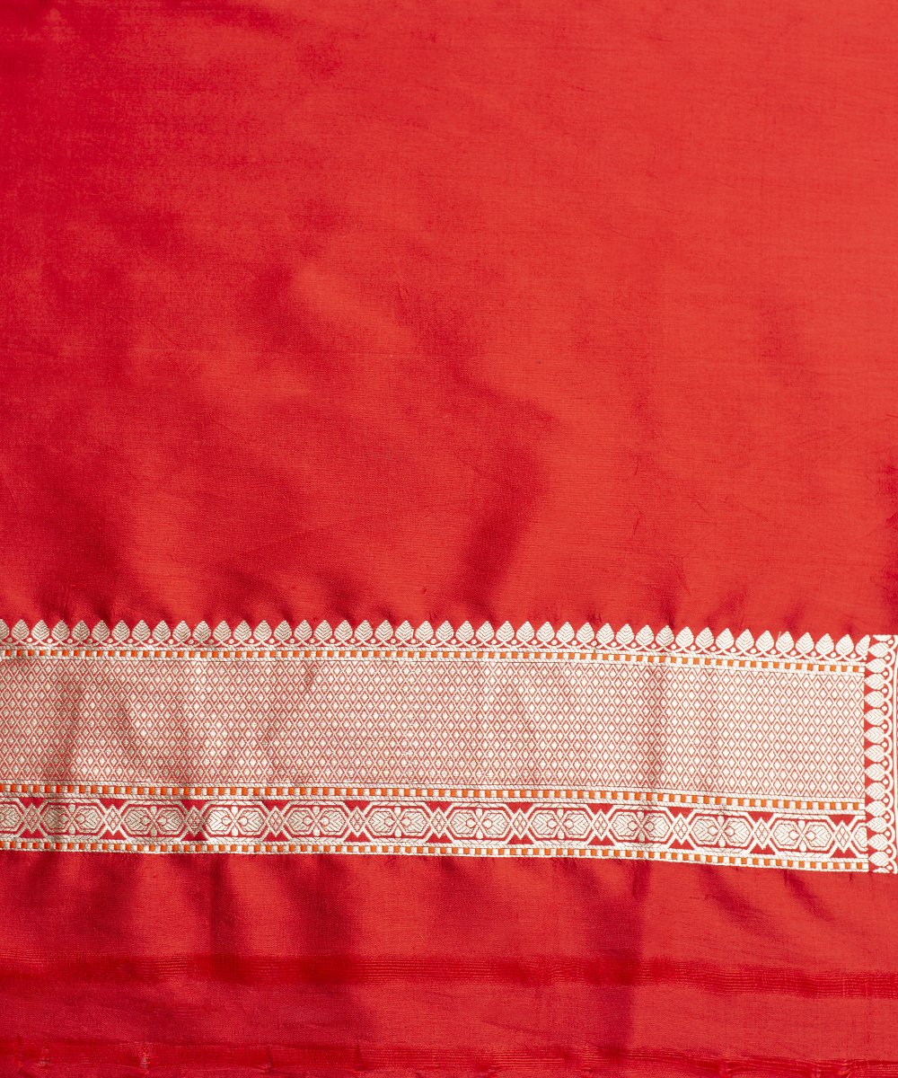 Red_Handloom_Pure_Katan_Silk_Kimkhab_Shikargah_Banarasi_Saree_WeaverStory_05