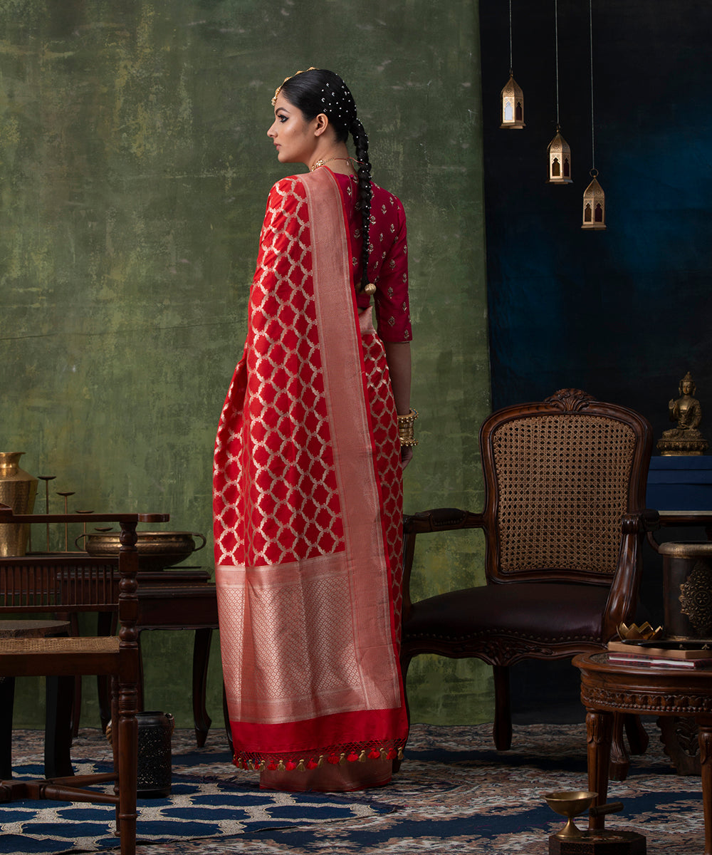 Red_Handloom_Pure_Katan_Silk_Banarasi_Saree_with_Cutwork_Mughal_Jaal_WeaverStory_03