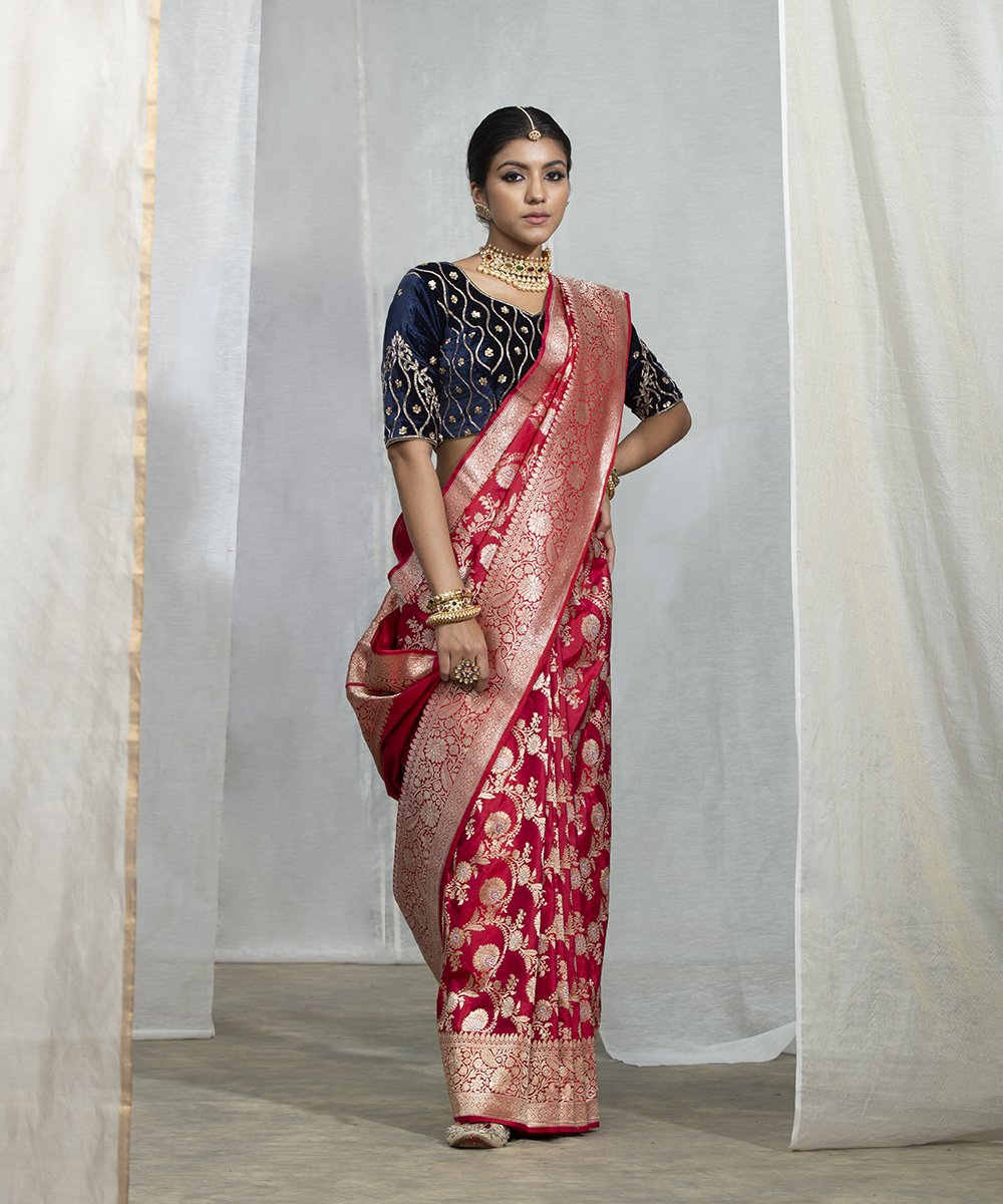 Red_Handloom_Pure_Katan_Silk_Banarasi_Sona_Rupa_Kadhwa_Jangla_Saree_WeaverStory_02