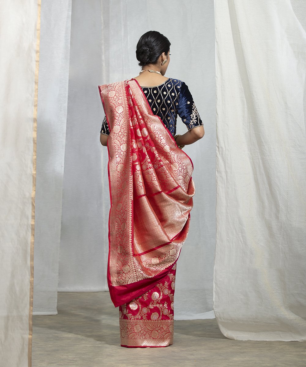 Red_Handloom_Pure_Katan_Silk_Banarasi_Sona_Rupa_Kadhwa_Jangla_Saree_WeaverStory_03