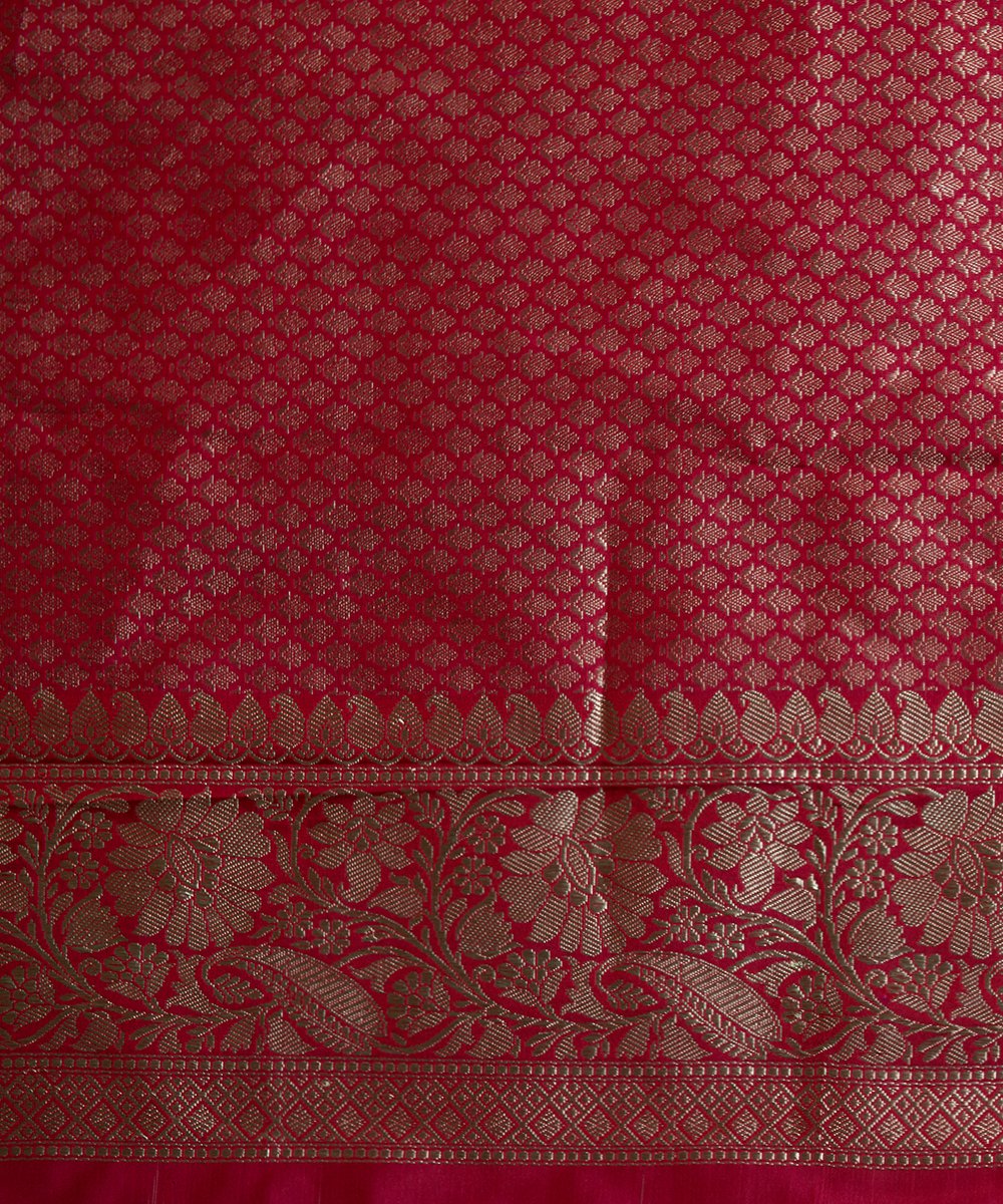Red_Handloom_Pure_Katan_Silk_Banarasi_Sona_Rupa_Kadhwa_Jangla_Saree_WeaverStory_05