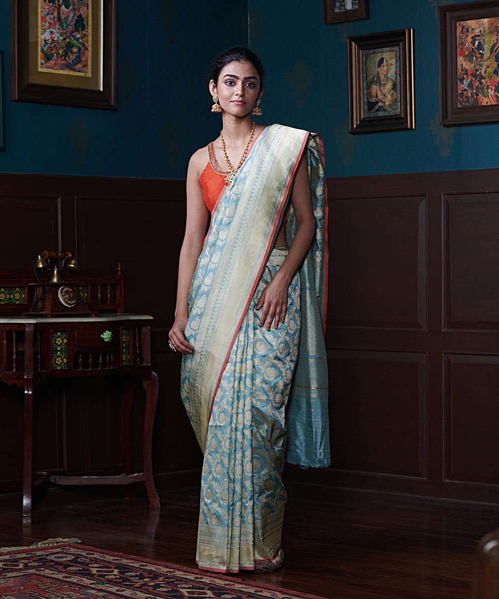 Powder_Blue_Handloom_Pure_Katan_Silk_Banarasi_Saree_With_Kadhwa_Jaal_And_Red_Selvedge_WeaverStory_02